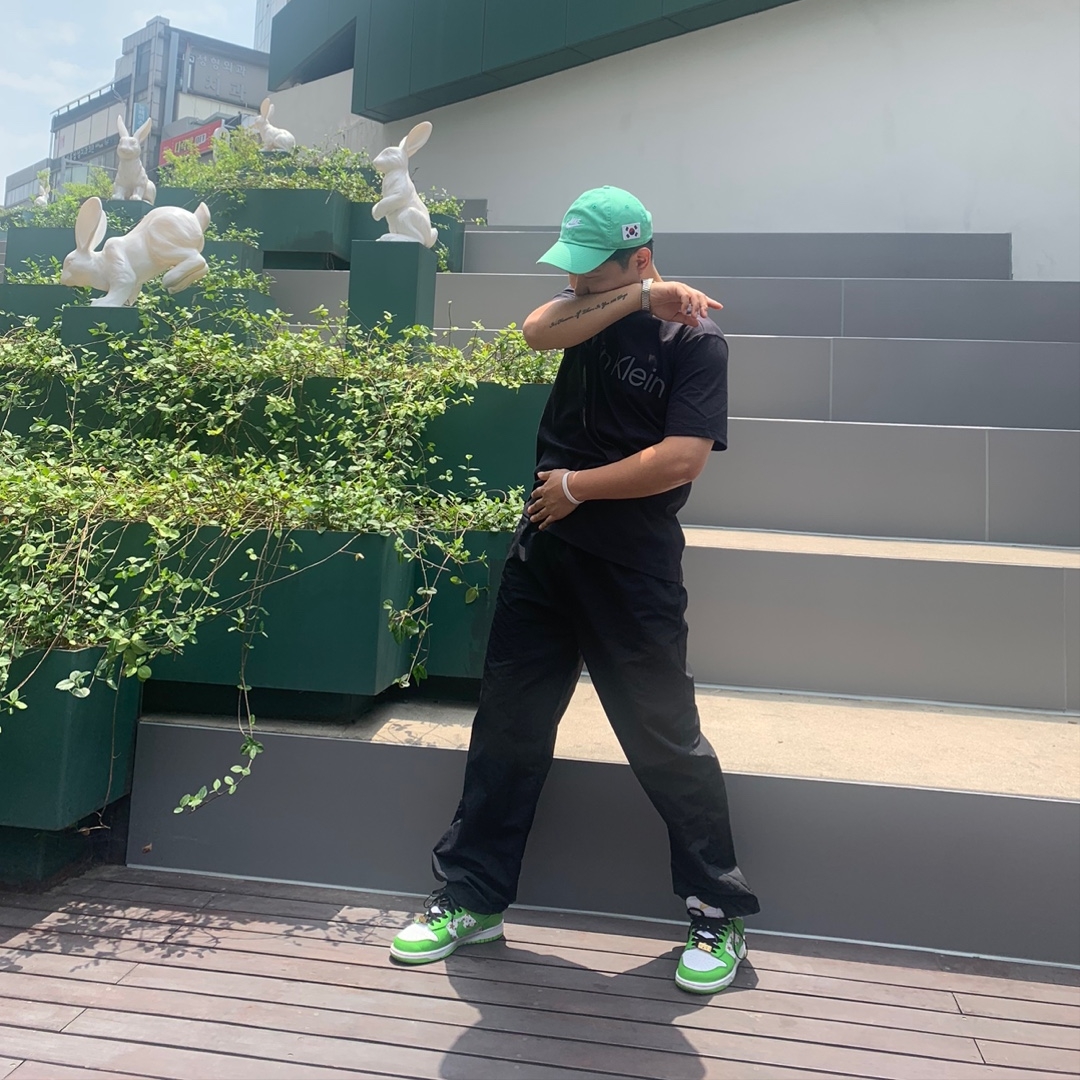 Nike x Supreme SB Dunk Low Mean Green 착용 스타일