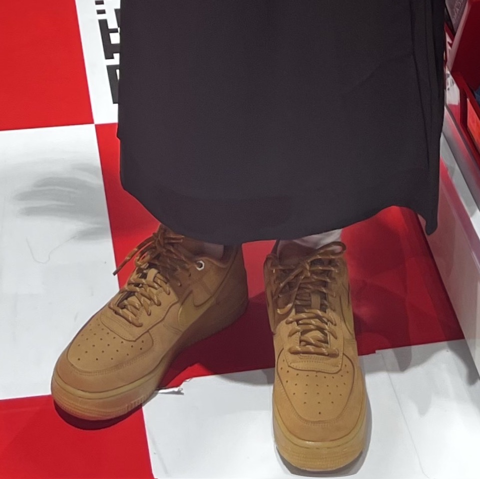 Nike Air Force 1 '07 WB Flax 착용 스타일