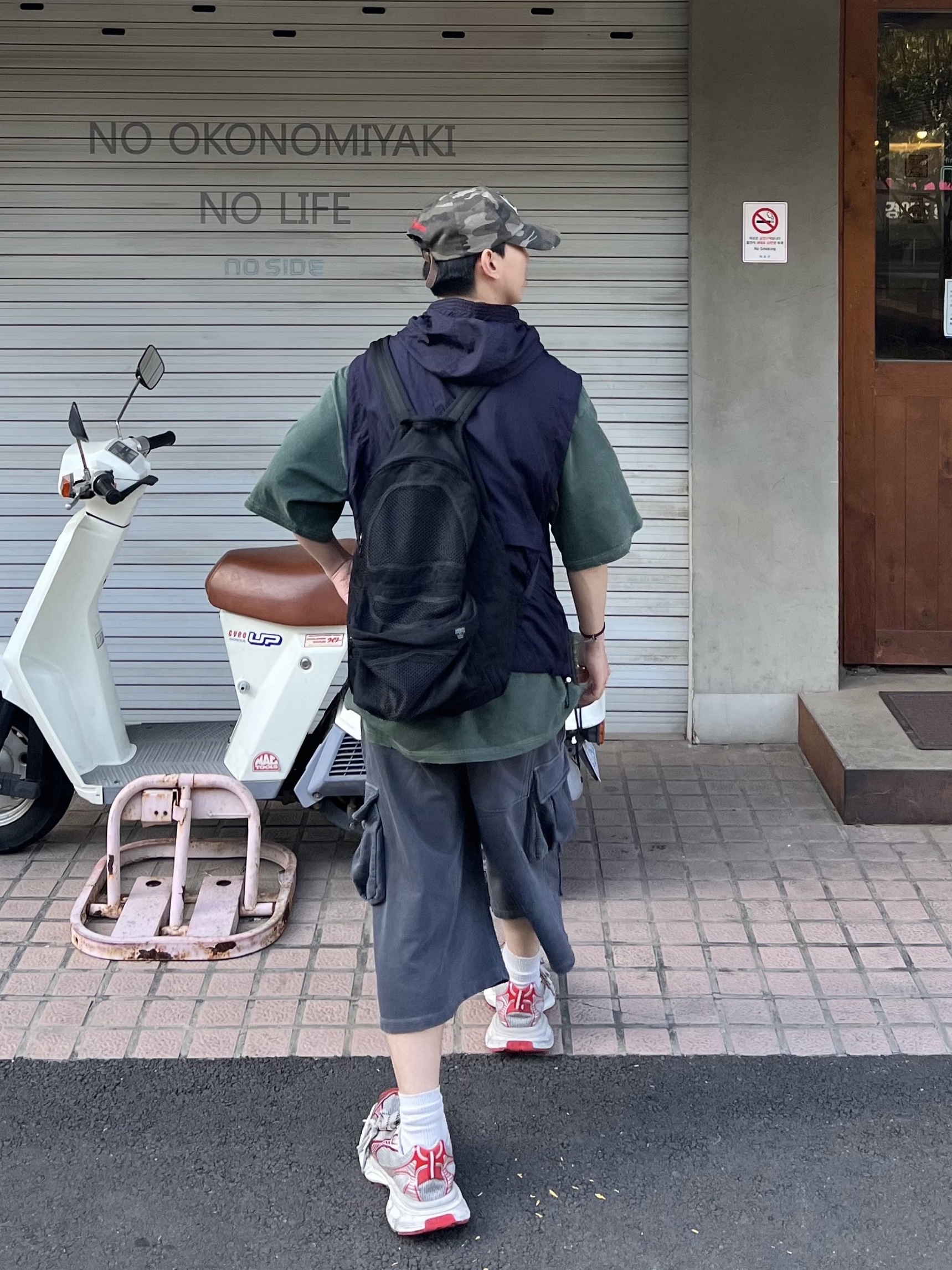 Balenciaga 3XL Sneakers White Red 착용 스타일 - 5