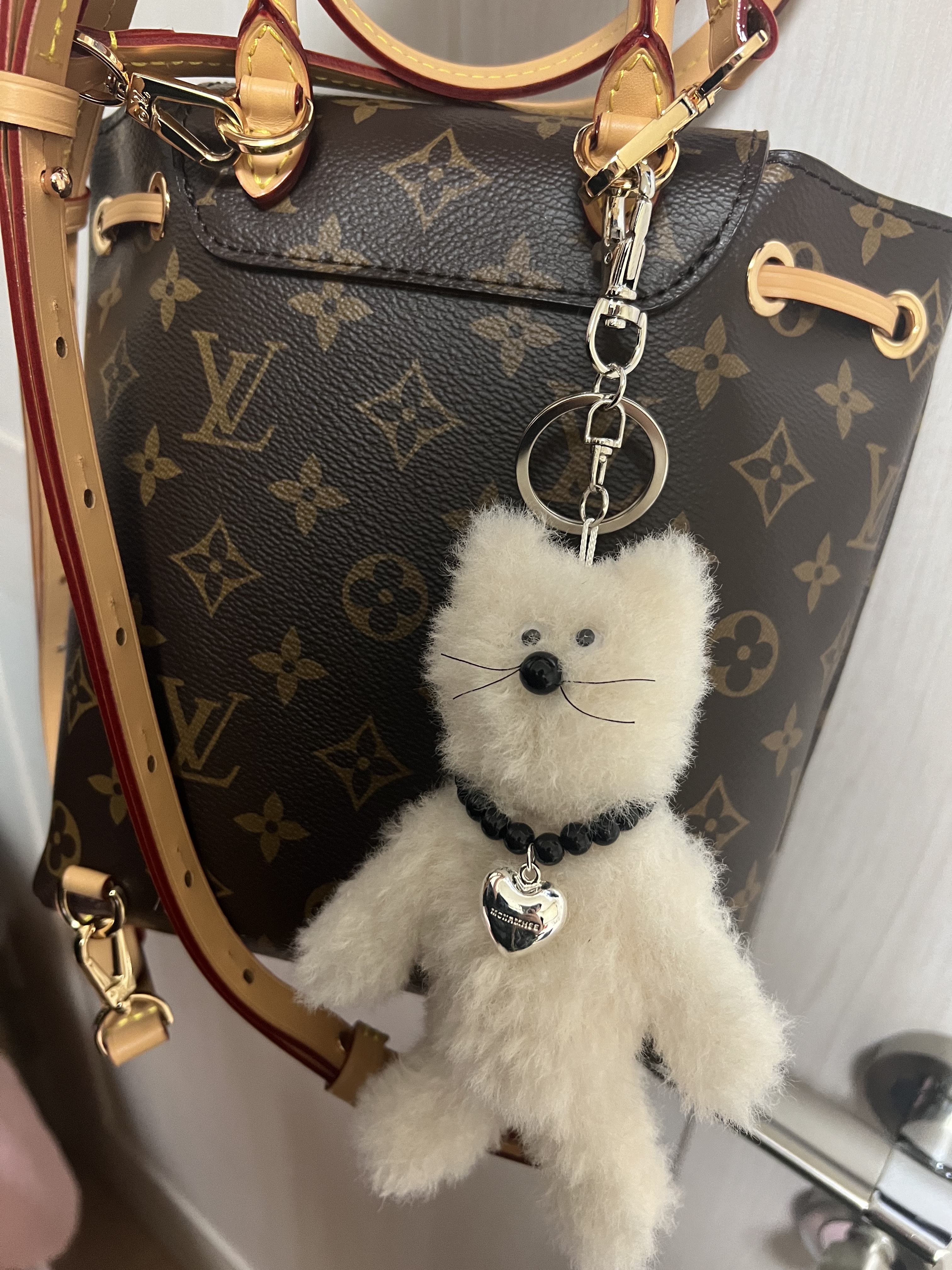[KREAM 단독] Monamhee Creami Keyring Cream 착용 스타일 - 2