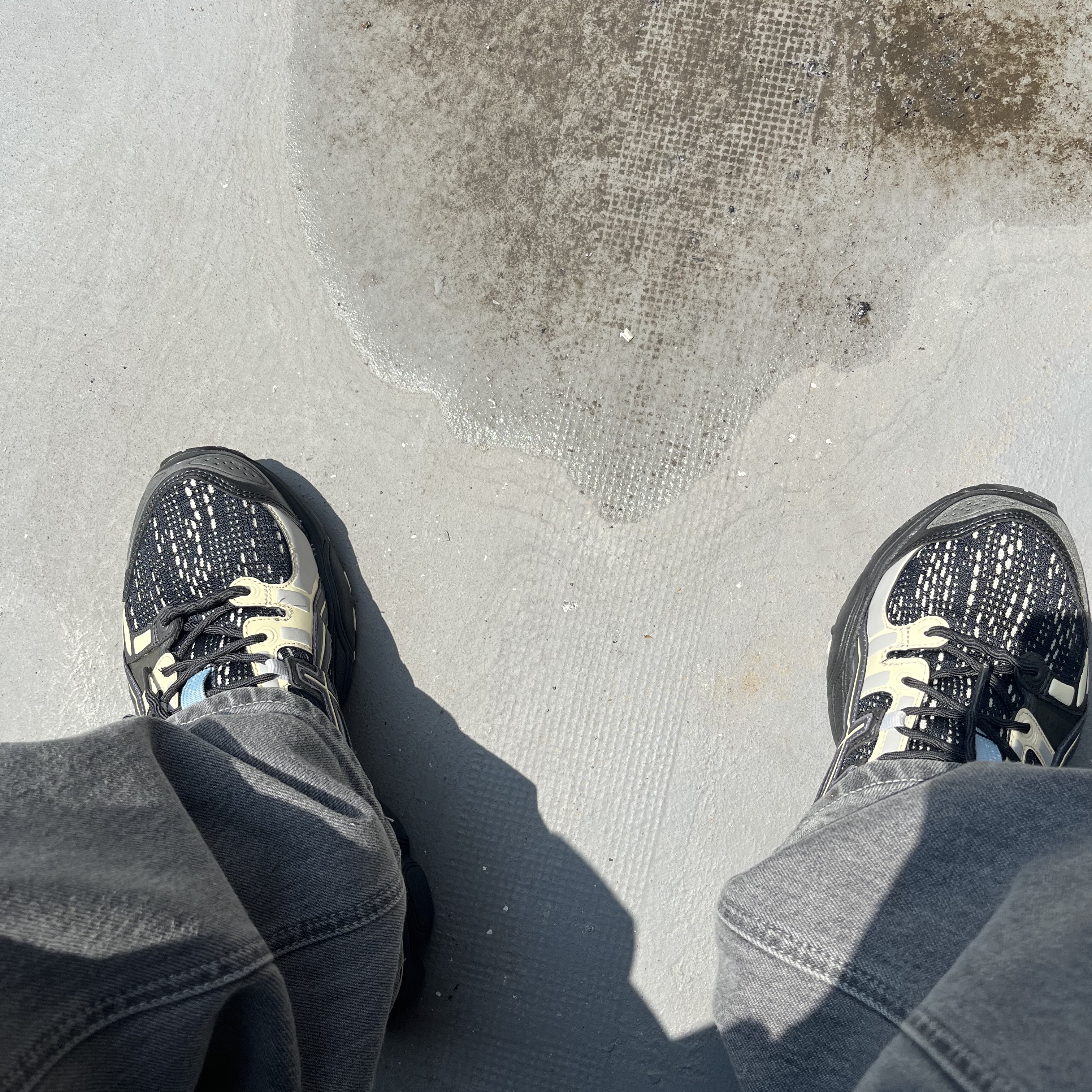 Asics UB5-S Gel-Nimbus 9 Black Gunmetal 착용 스타일