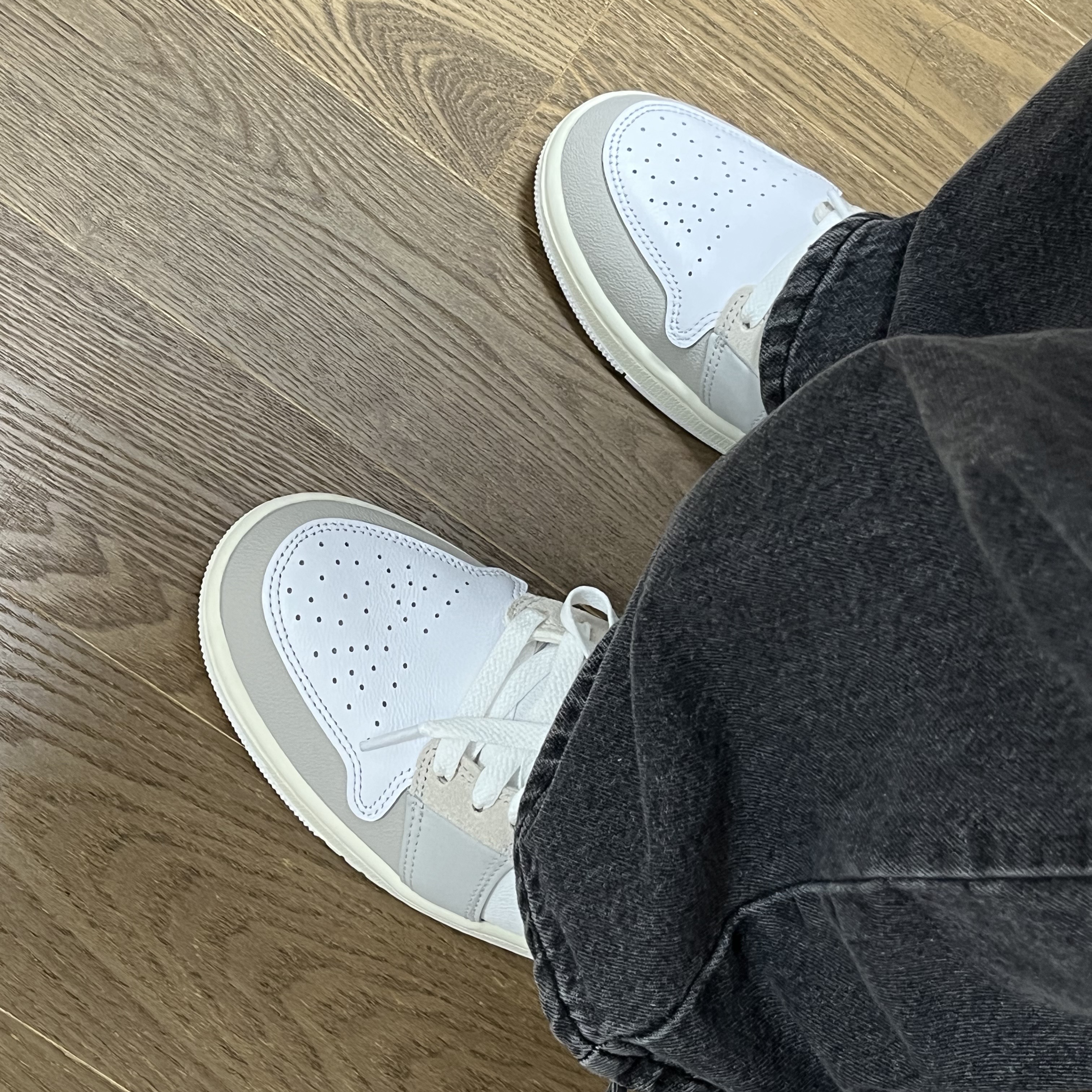 Jordan 1 Low SE Craft Tech Grey 착용 스타일 - 2