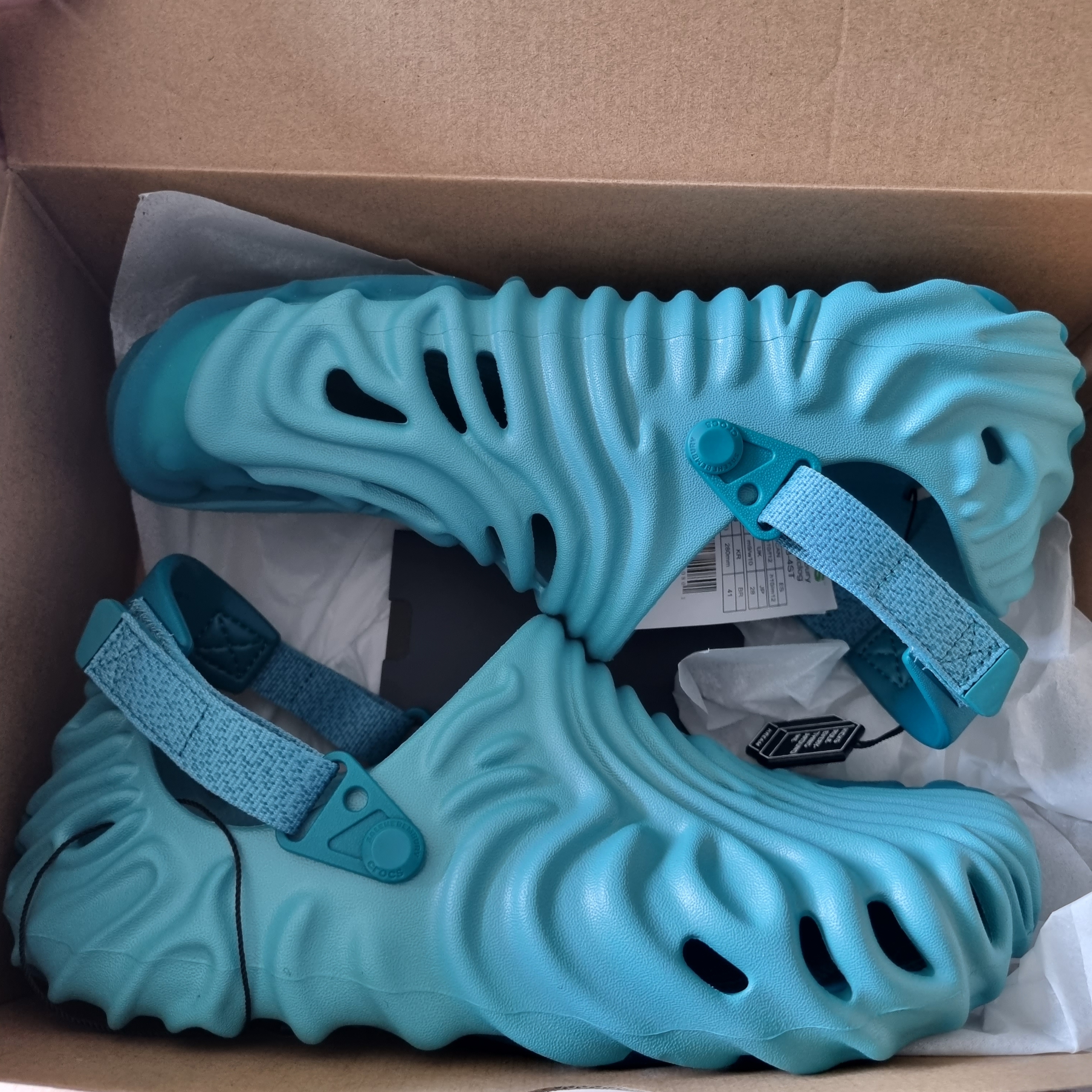 Crocs x Salehe Bembury Pollex Clog Tide 착용 스타일