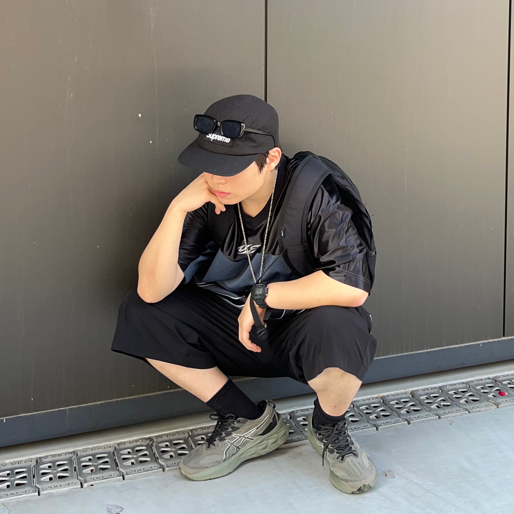 Asics Novablast 2 LE Green, Supreme Ventile Camp Cap Black - 22FW 착용 스타일 - 1