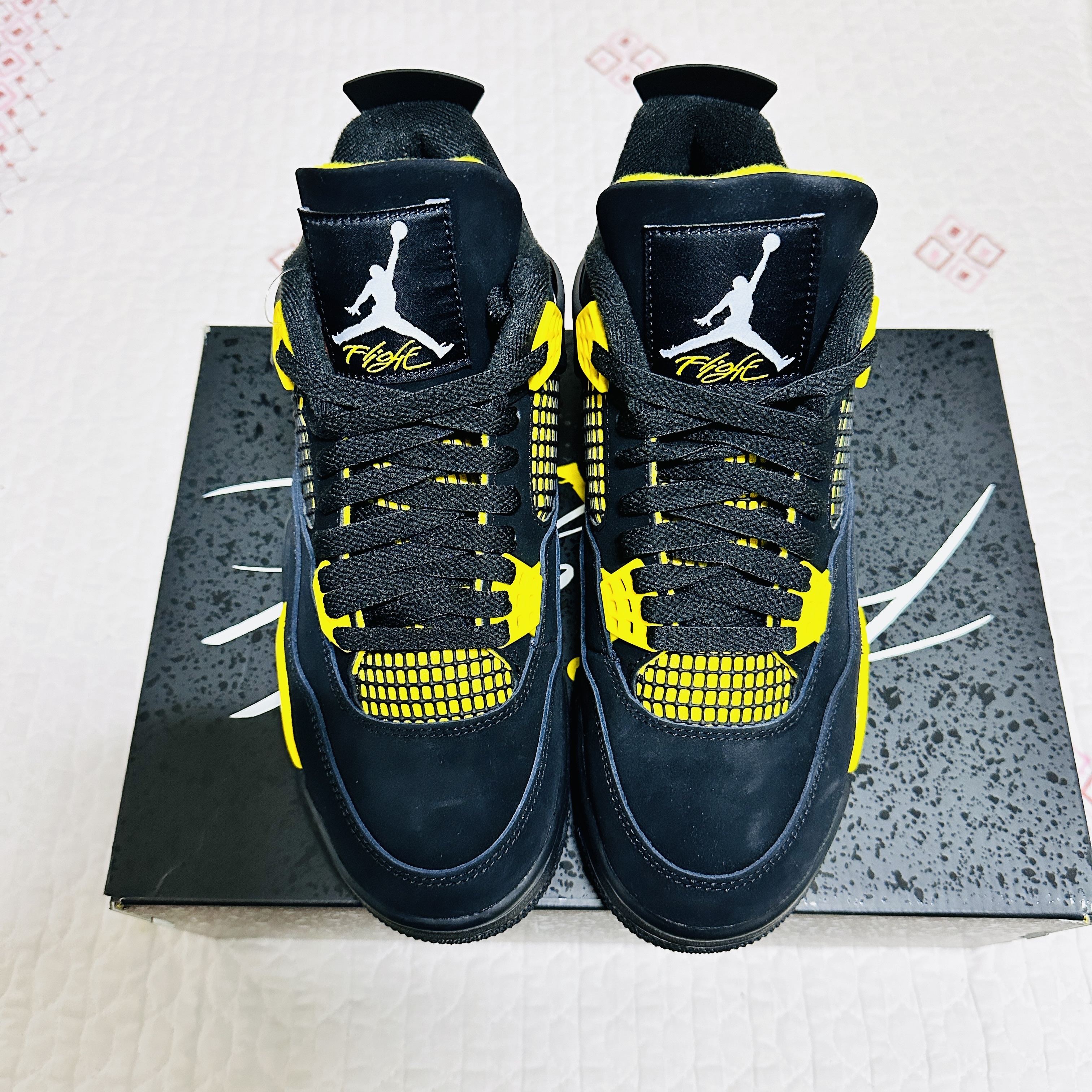 Jordan 4 Retro Thunder 2023 착용 스타일 - 1