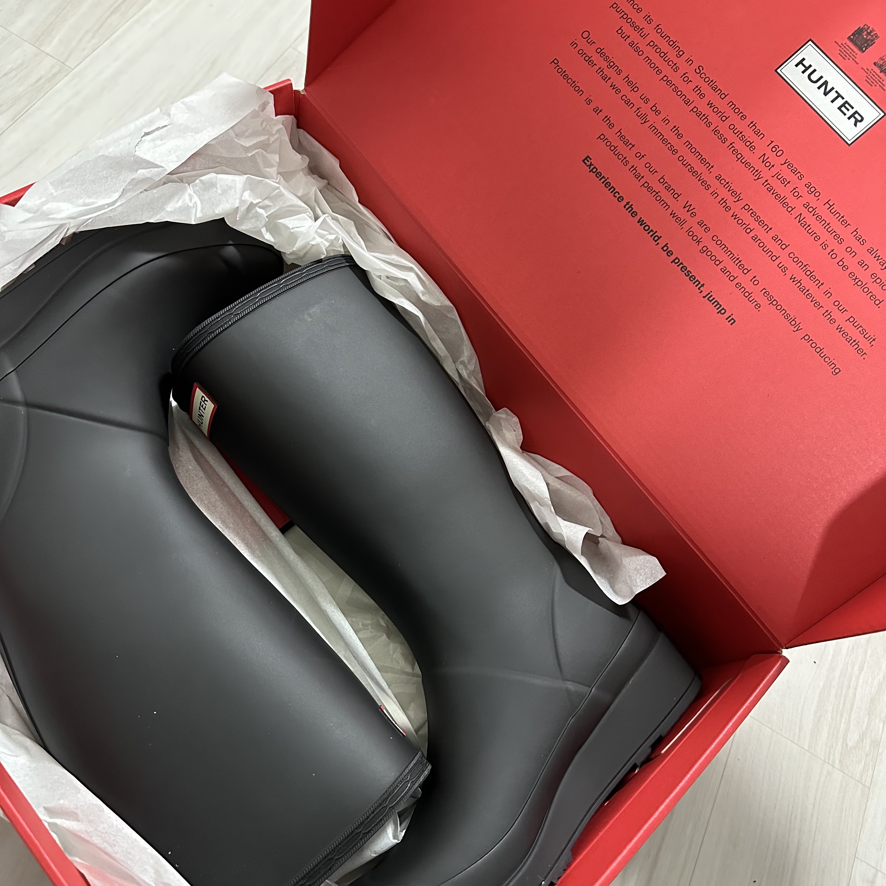 (W) Hunter Play Tall Wellington Rain Boots Black 착용 스타일