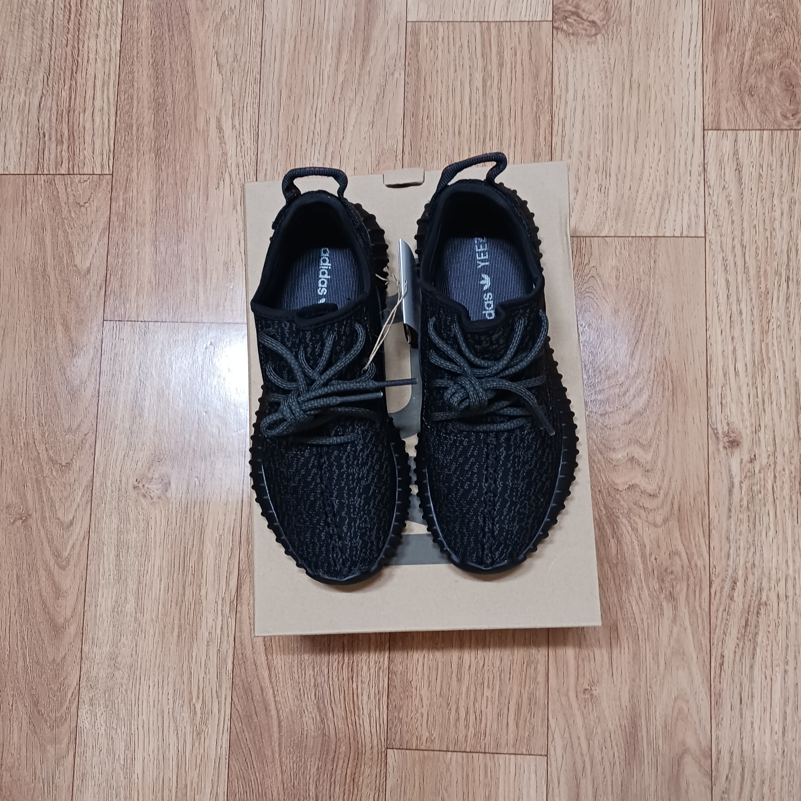 Adidas Yeezy Boost 350 V2 Onyx, Adidas Yeezy Boost 380 Pepper - Non-Reflective 착용 스타일 - 2