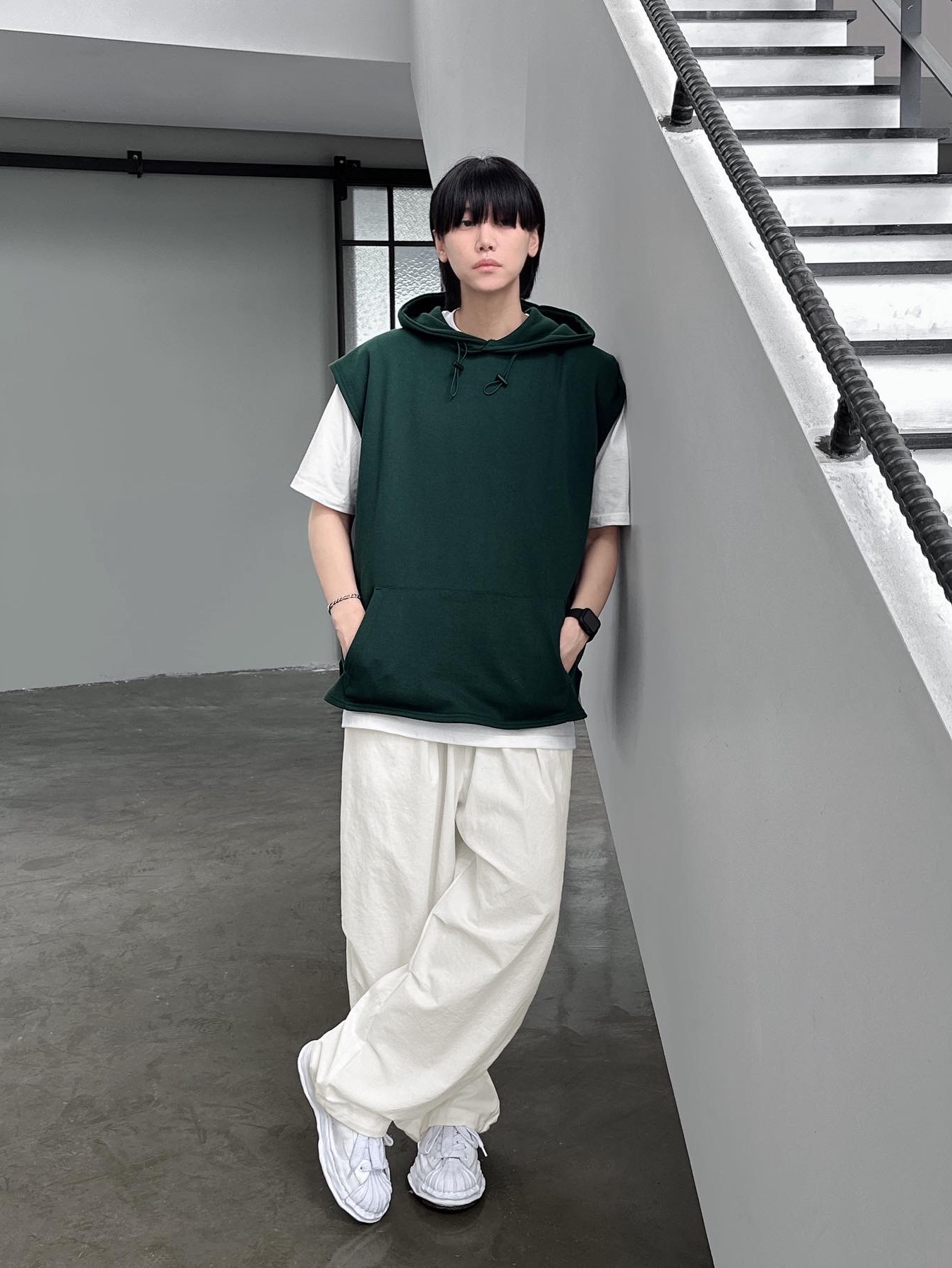 Maison Mihara Yasuhiro Blakey OG Sole Canvas Low-top Sneakers White 착용 스타일 - 1