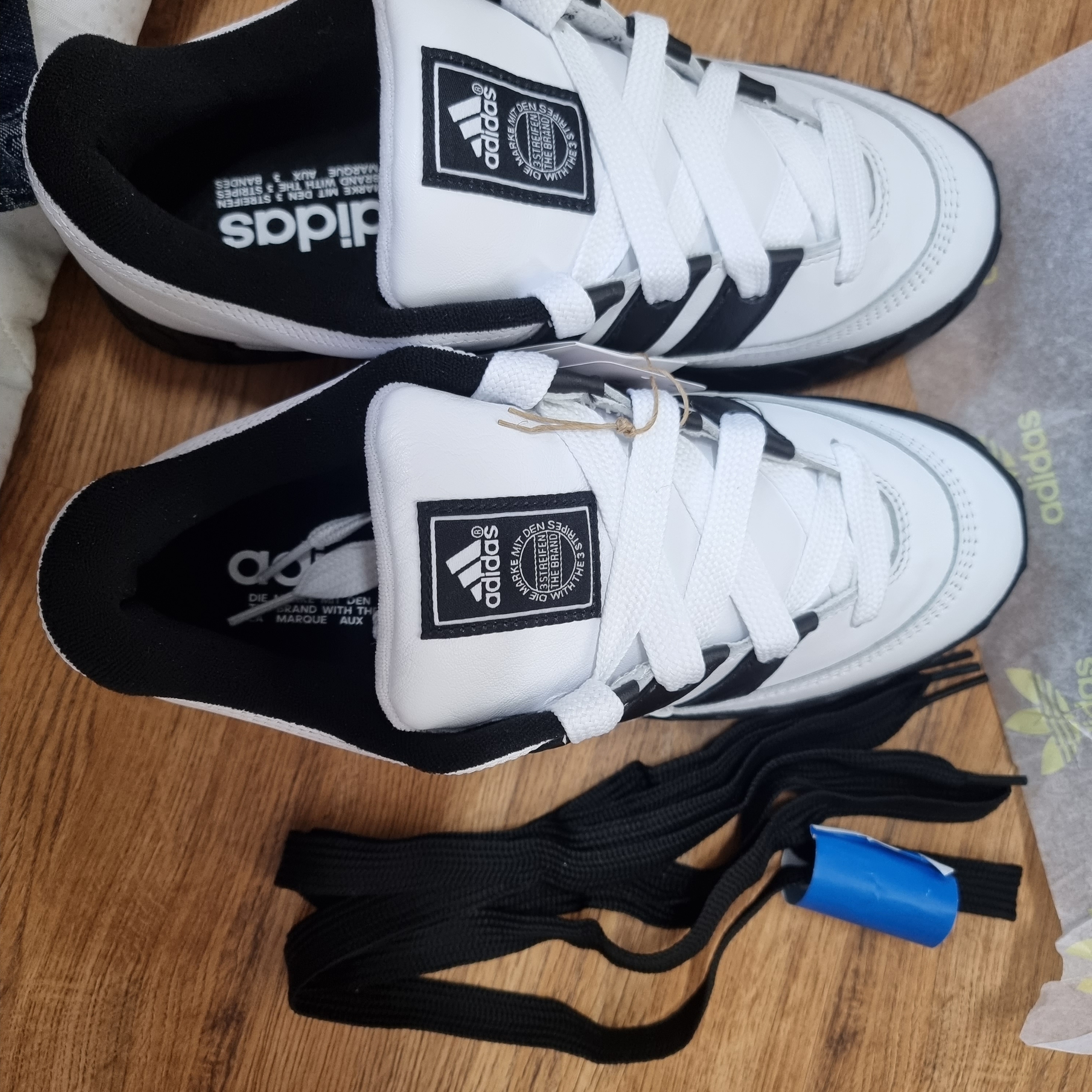 Adidas x Atmos Adimatic White Black 착용 스타일 - 2