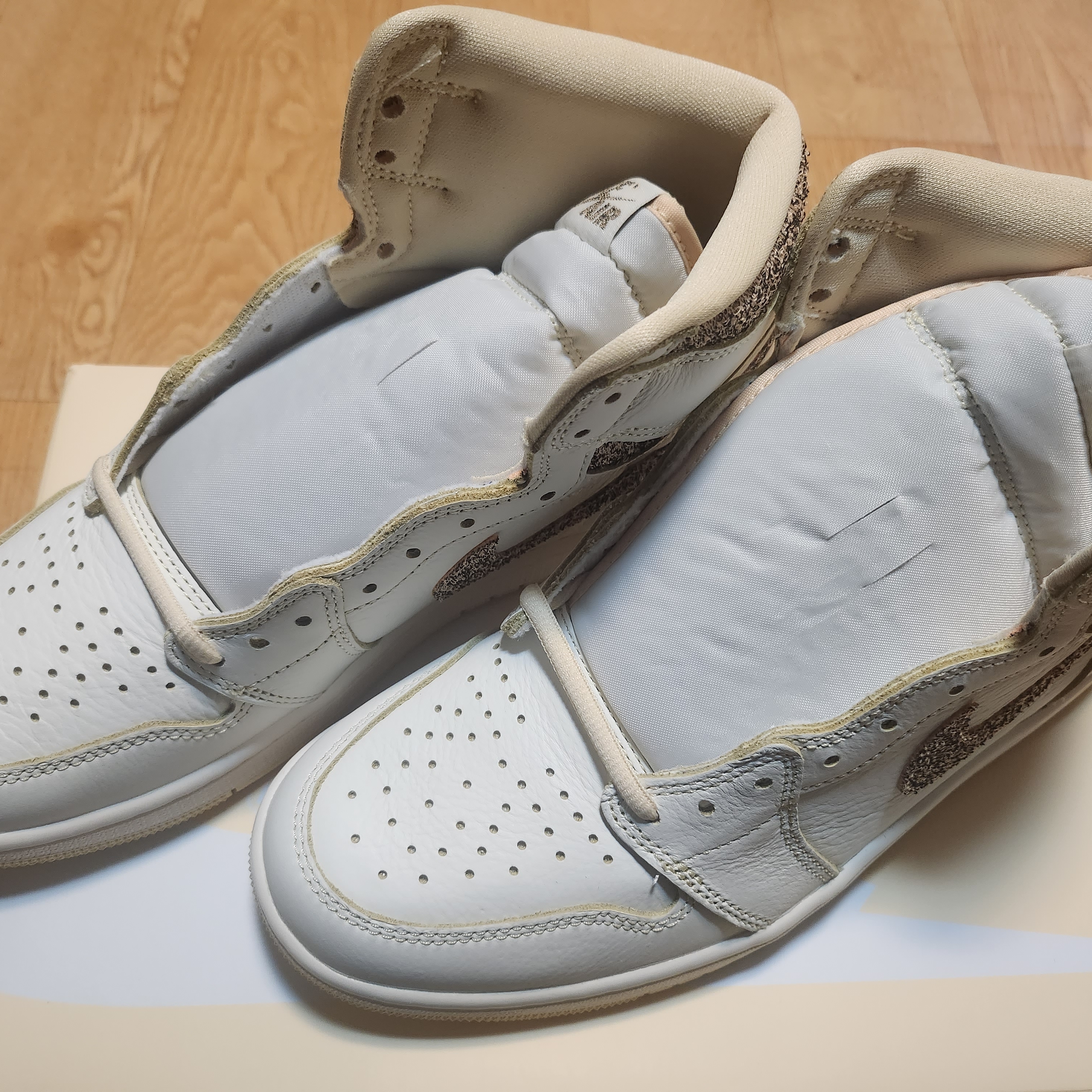 Jordan 1 Retro High OG Craft Sail and Pale Vanilla 착용 스타일 - 3