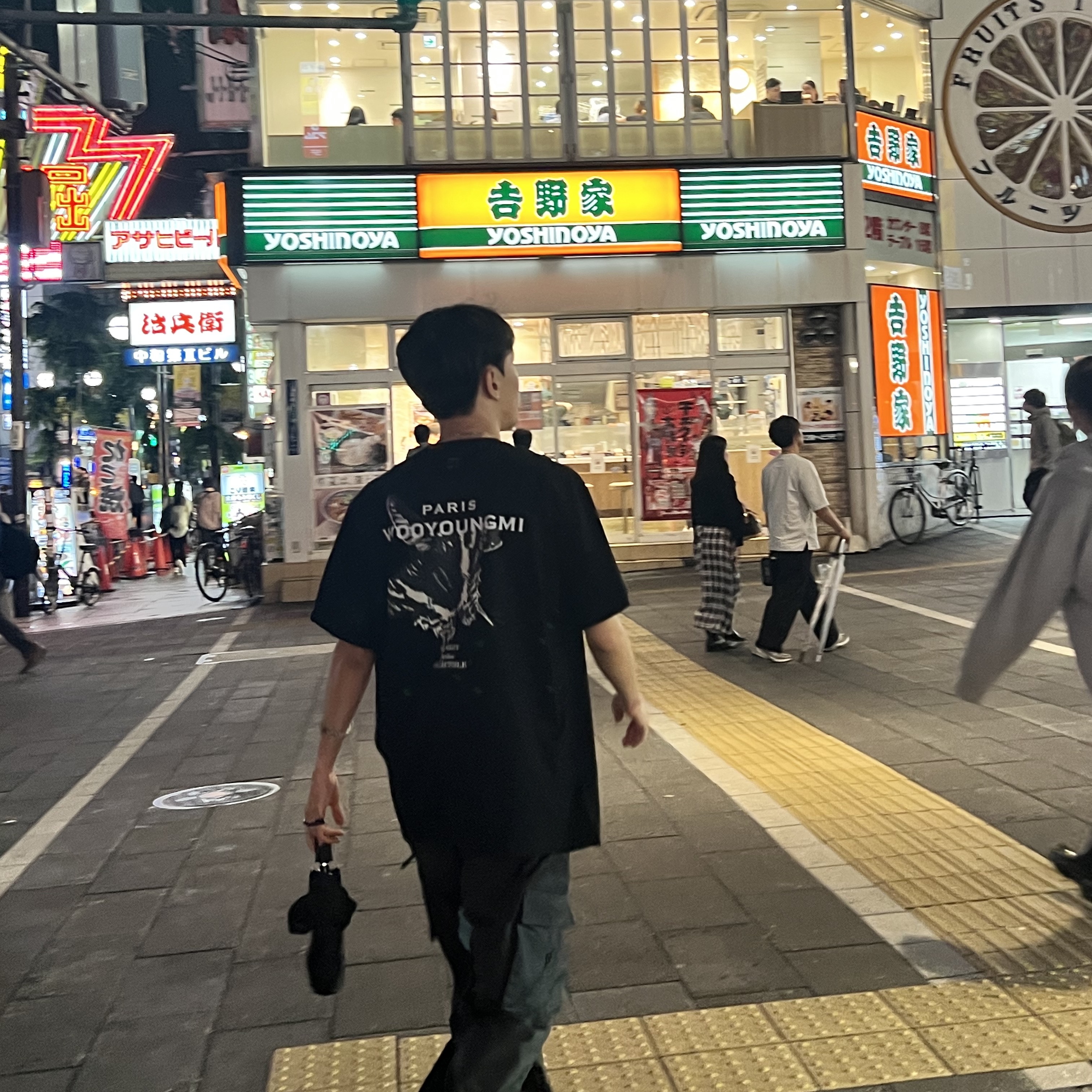Wooyoungmi Butterfly Back Logo T-shirt Black - 23SS 착용 스타일