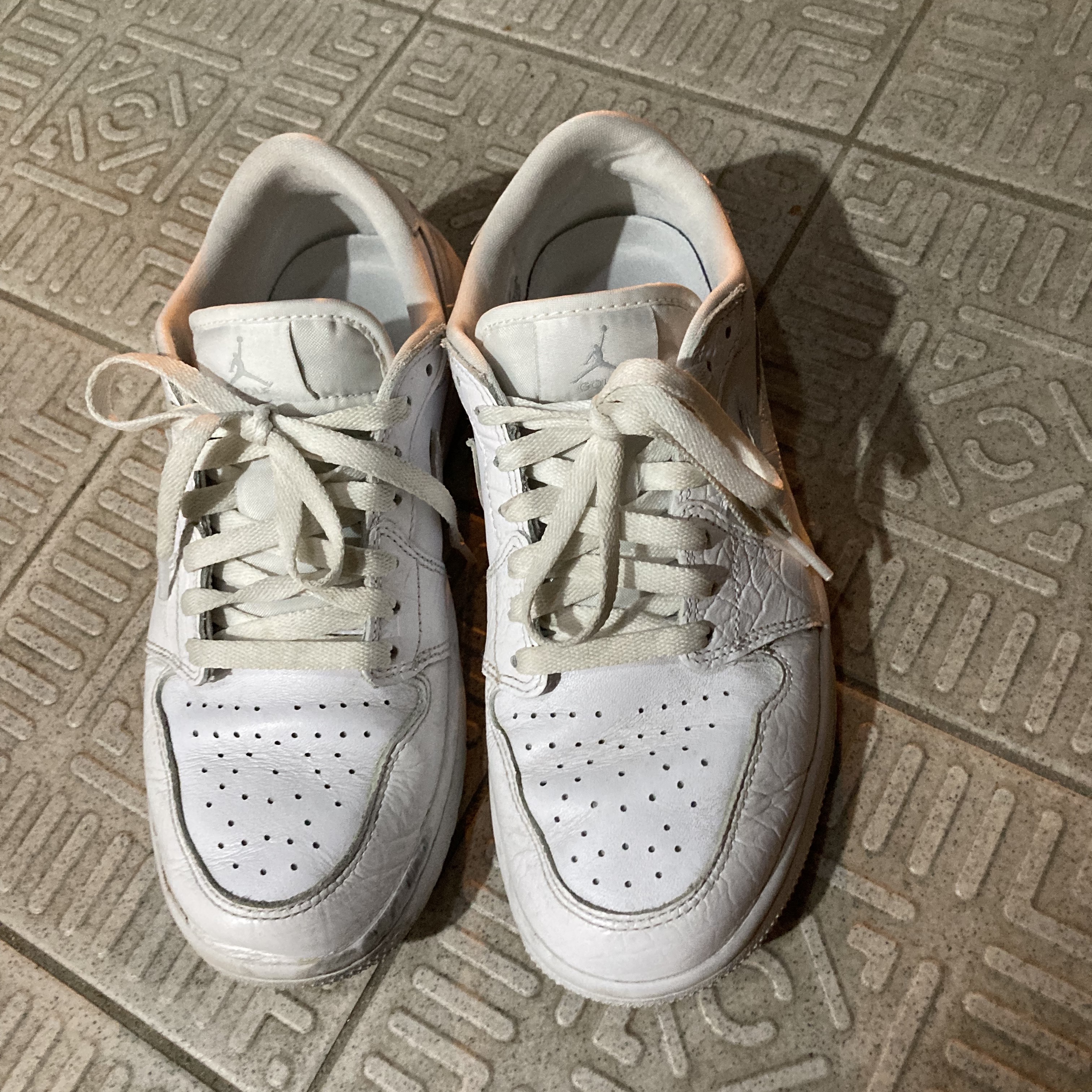 Jordan 1 Low Golf Triple White 착용 스타일