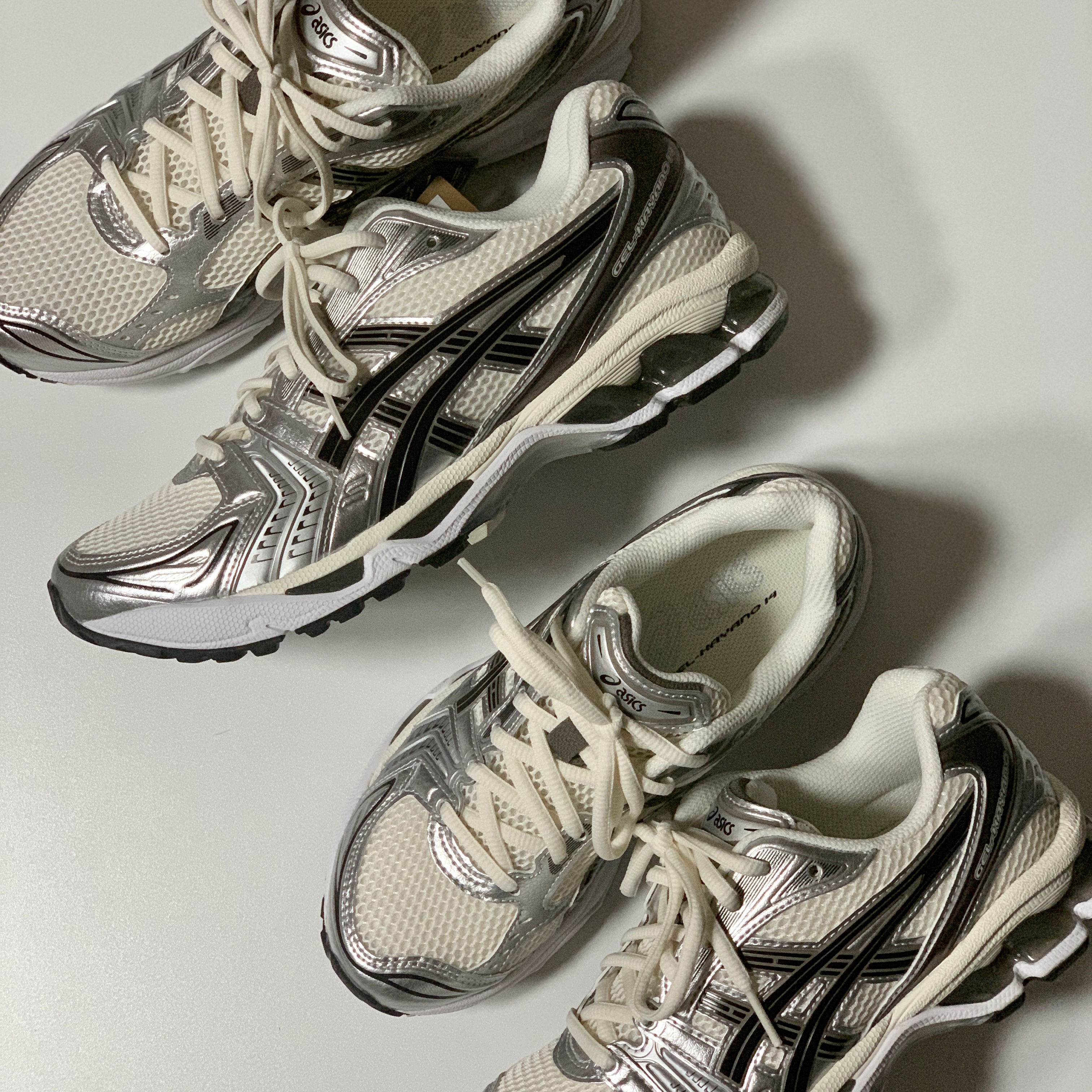 Asics Gel-Kayano 14 Cream Black 착용 스타일