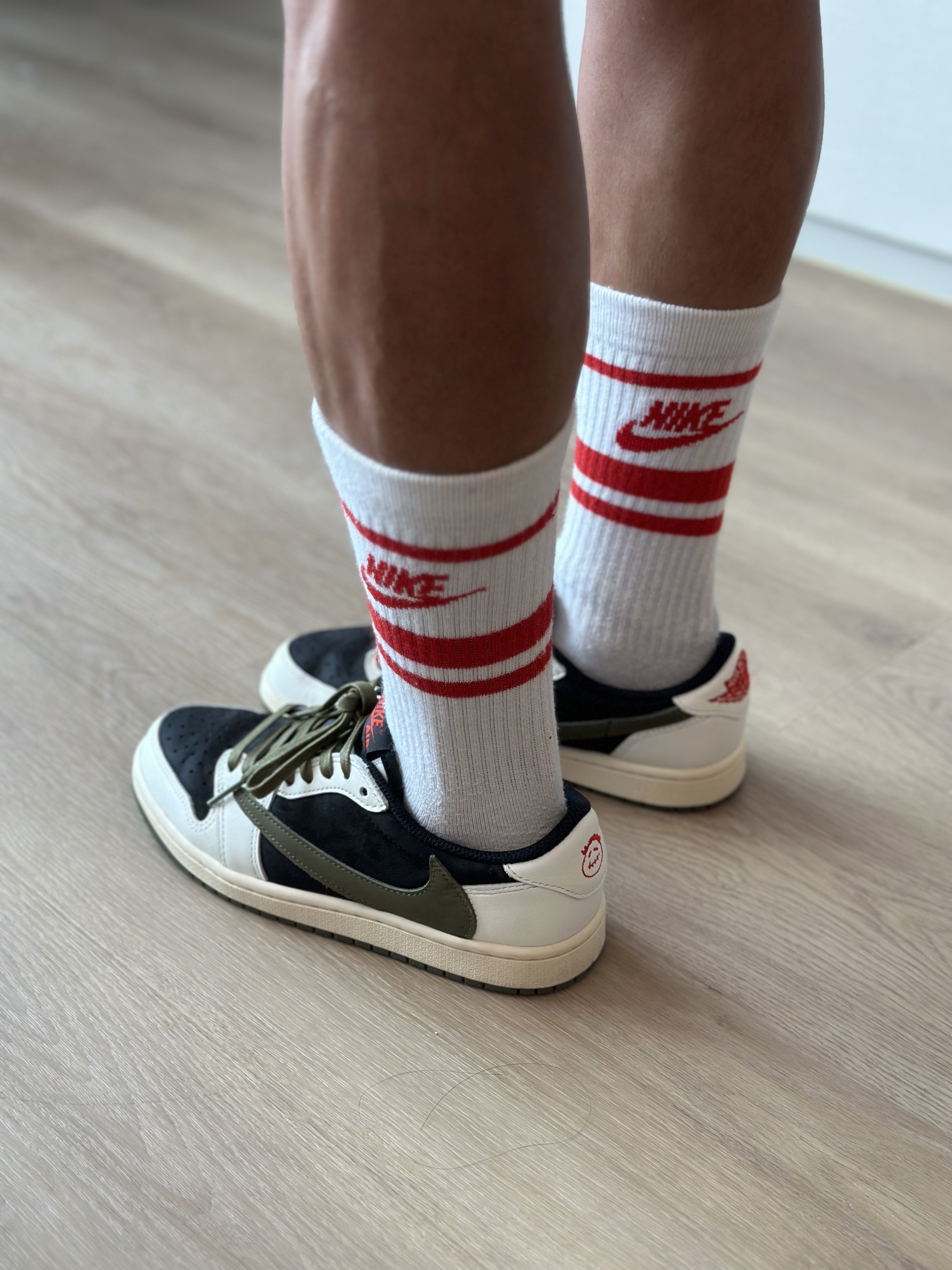 (W) Jordan 1 x Travis Scott Retro Low OG SP Medium Olive 착용 스타일