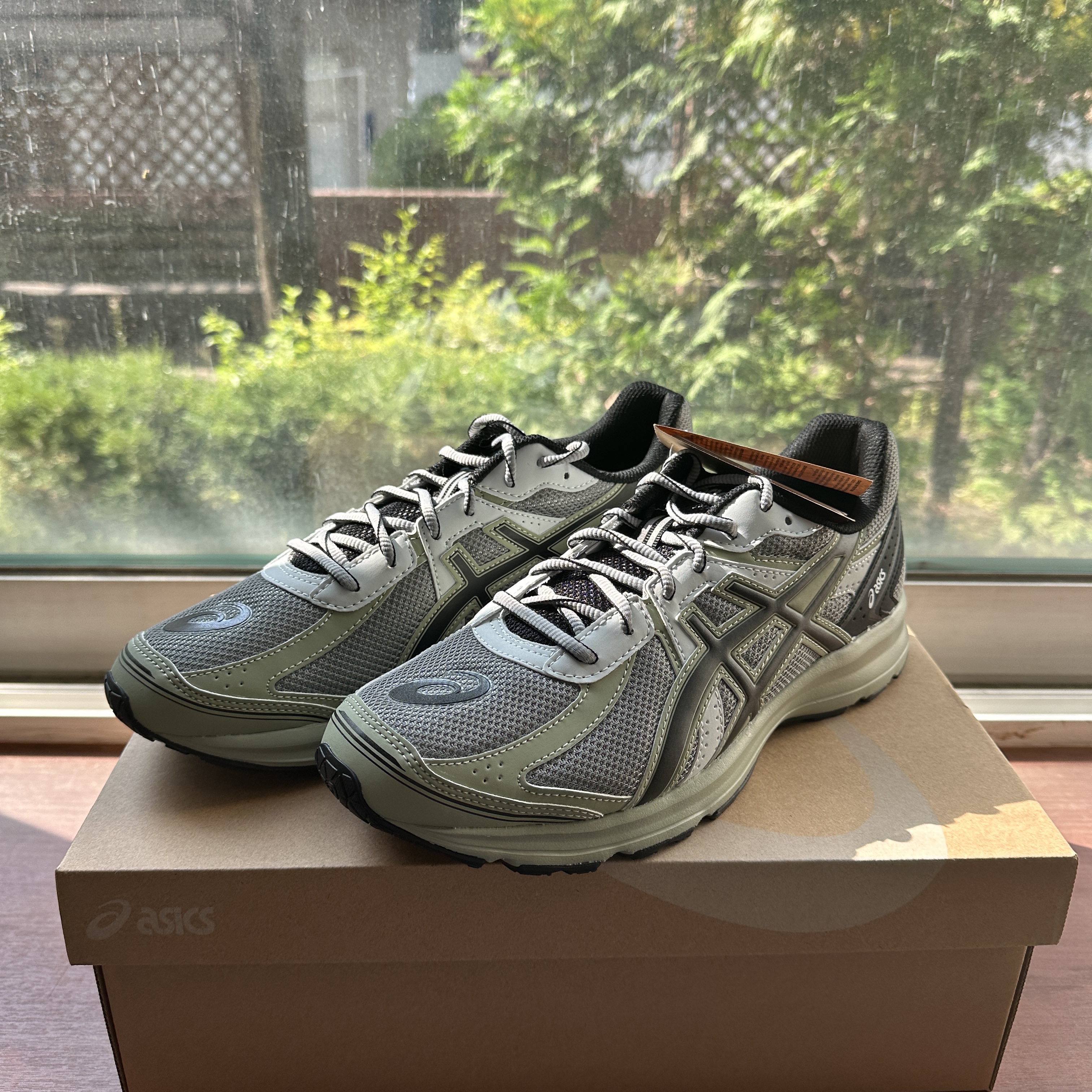 Asics Jog 100 S Sheet Rock - 2E Wide 착용 스타일