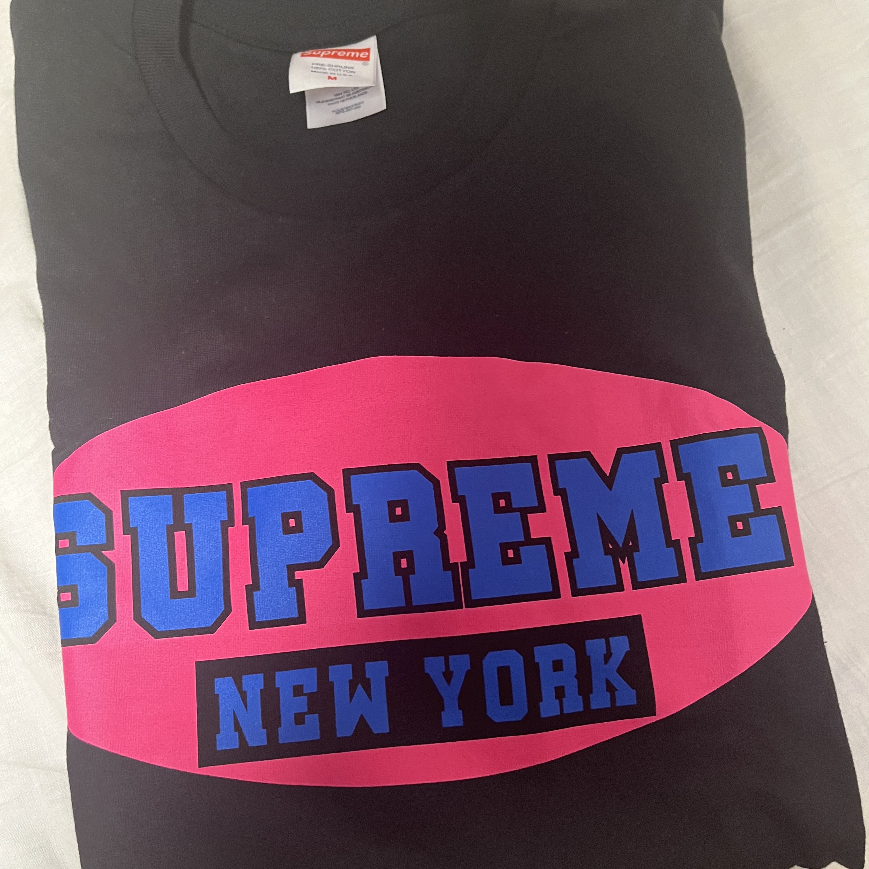 Supreme New York T-Shirt Black - 23SS 착용 스타일