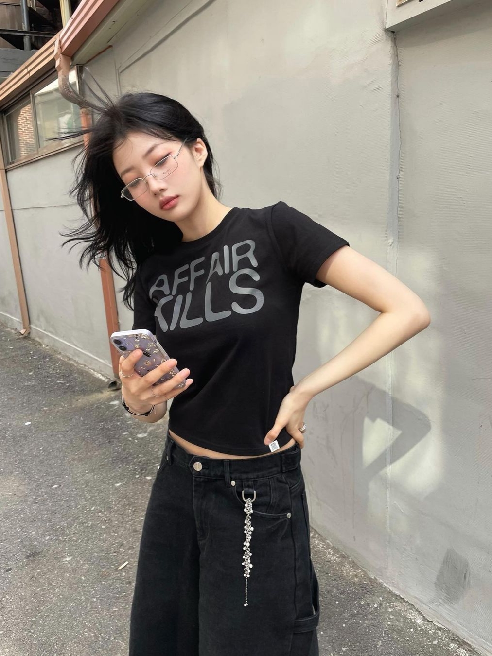 Thevinylhouse Affair Kills T-Shirt Black, Thevinylhouse Affair Kills T-Shirt White 착용 스타일