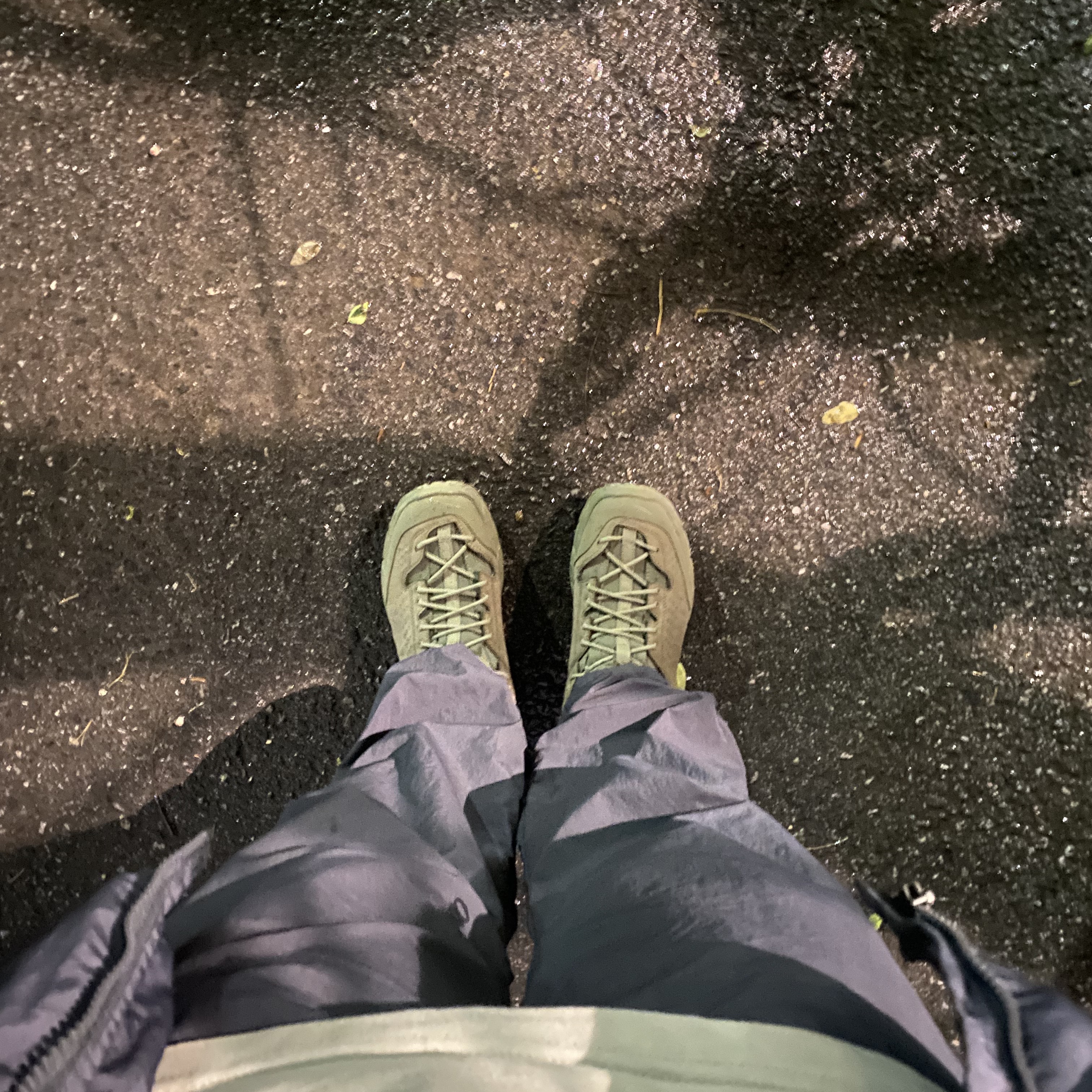 Hoka Tor Ultra High Burnt Olive Ivy Green 착용 스타일