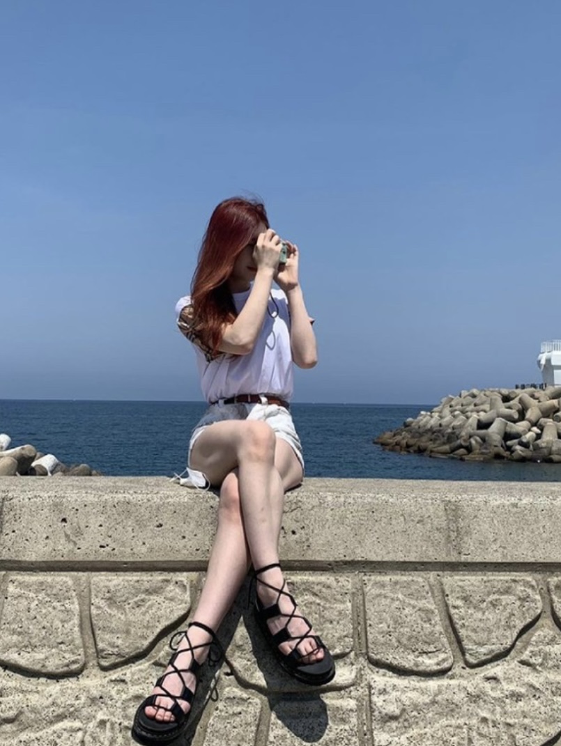 (W) 닥터마틴 나틸라 하이드로 레더 샌들 블랙 착용 스타일