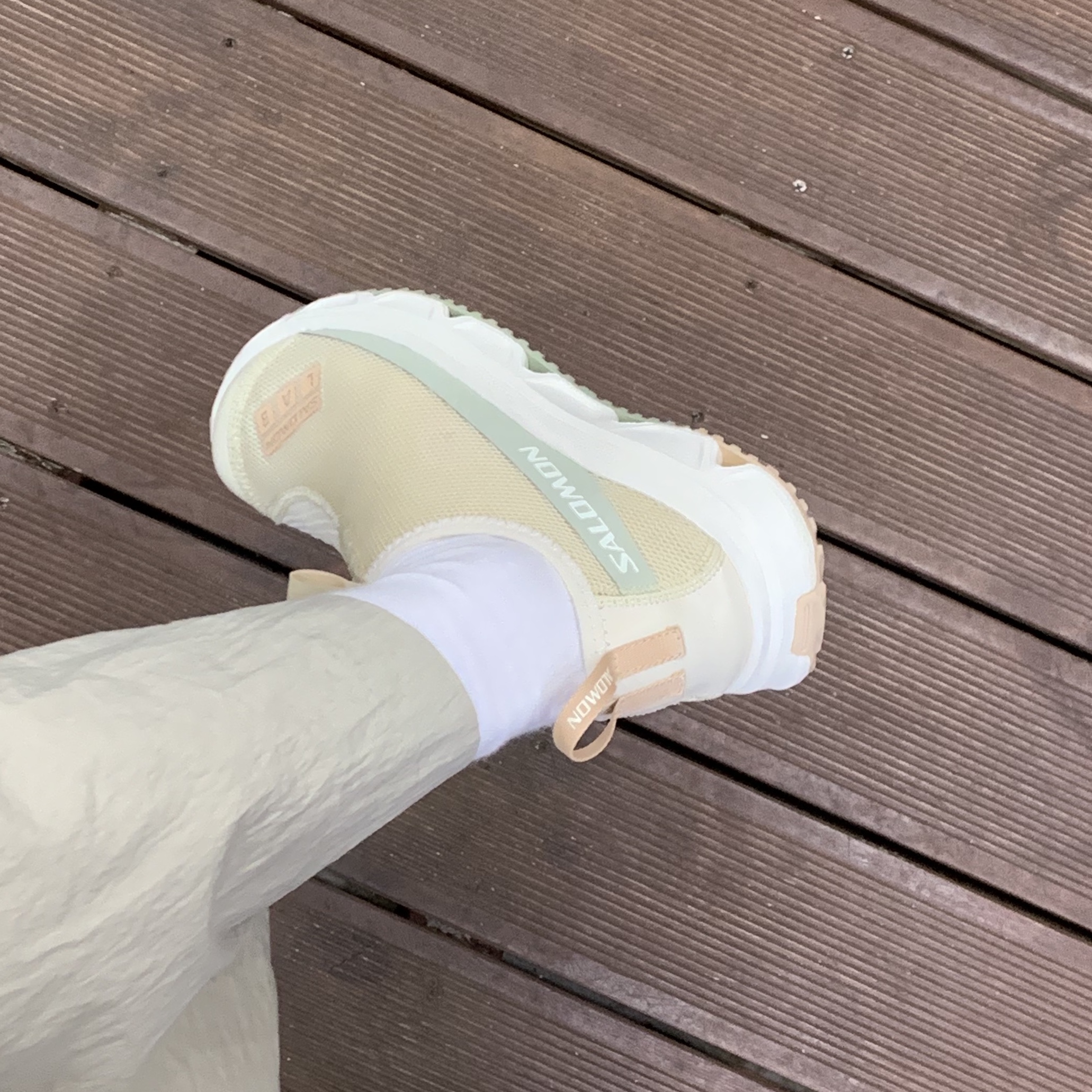 Salomon RX Moc Cottage Core Vanilla Ice Desert Sage 착용 스타일