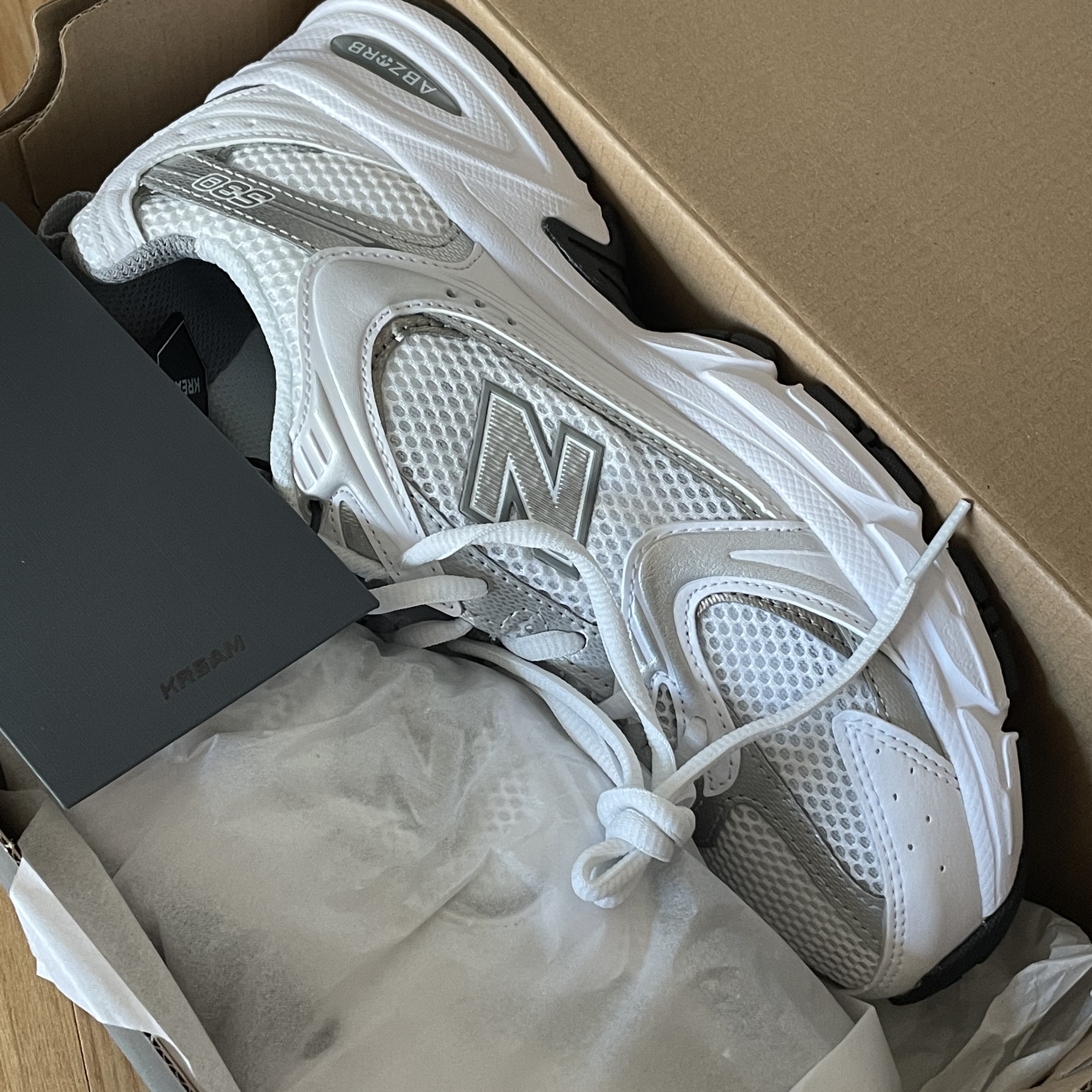 New Balance 530 White Silver 착용 스타일