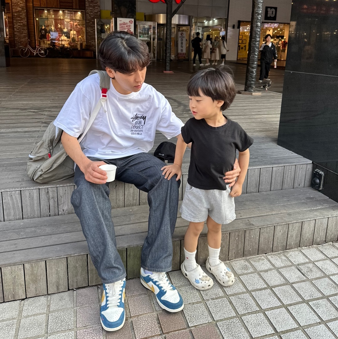 Stussy x Our Legacy Surfman T-Shirt White - 21SS, Nike x Kasina Dunk Low 80's Bus 착용 스타일