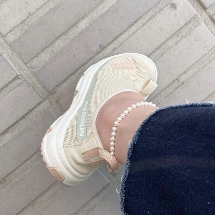 Salomon RX Moc Cottage Core Vanilla Ice Desert Sage 착용 스타일
