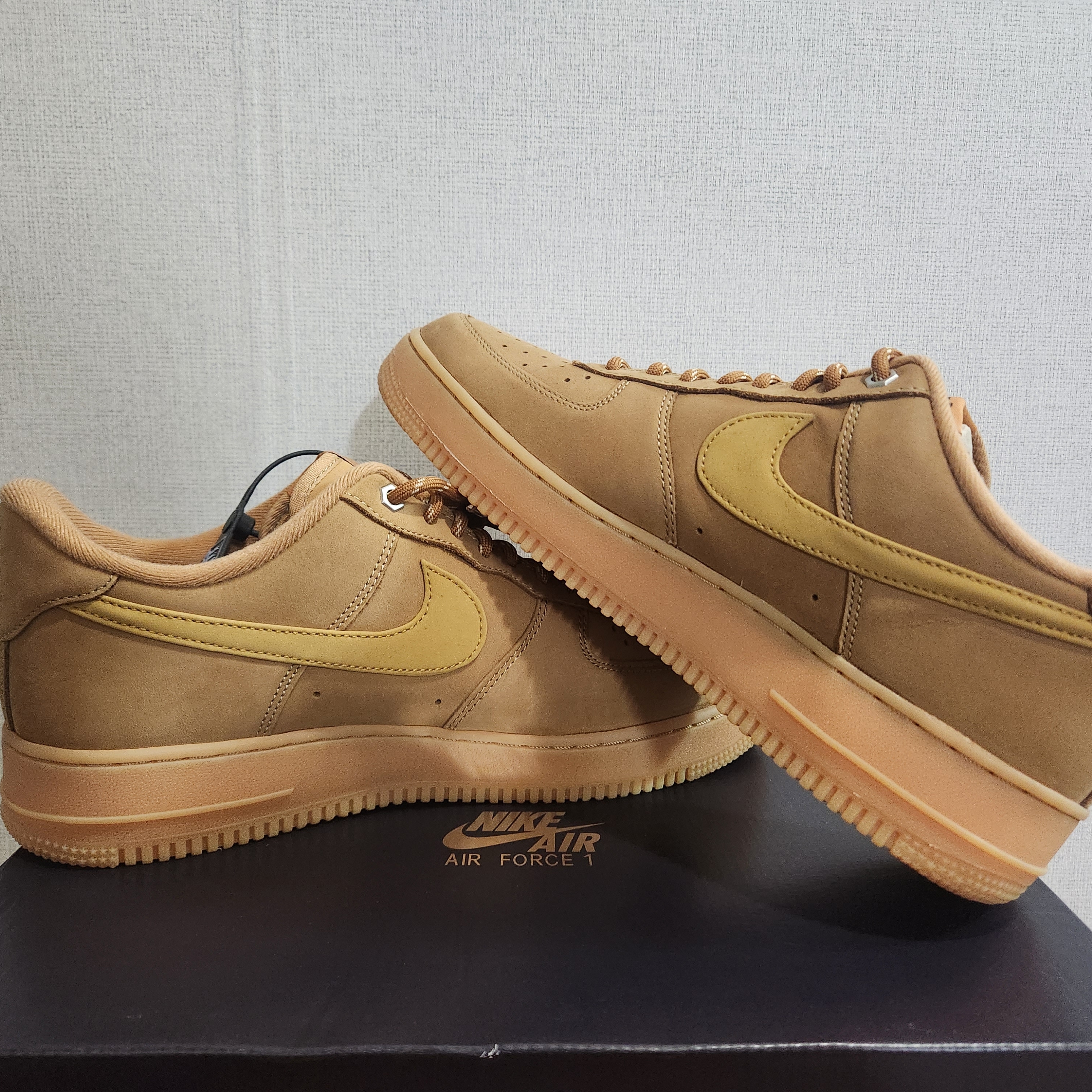 Nike Air Force 1 '07 WB Flax 착용 스타일