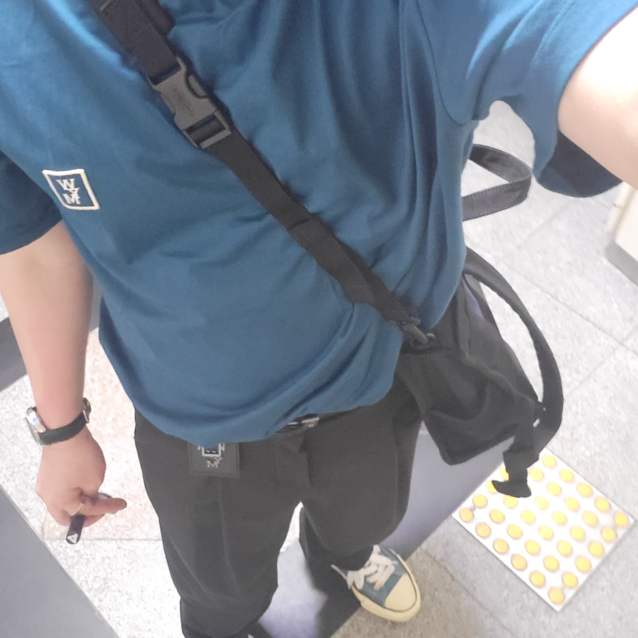 Wooyoungmi White Back Logo T-Shirt Blue - 22FW, Wooyoungmi Cabra Pants Black - 22FW 착용 스타일