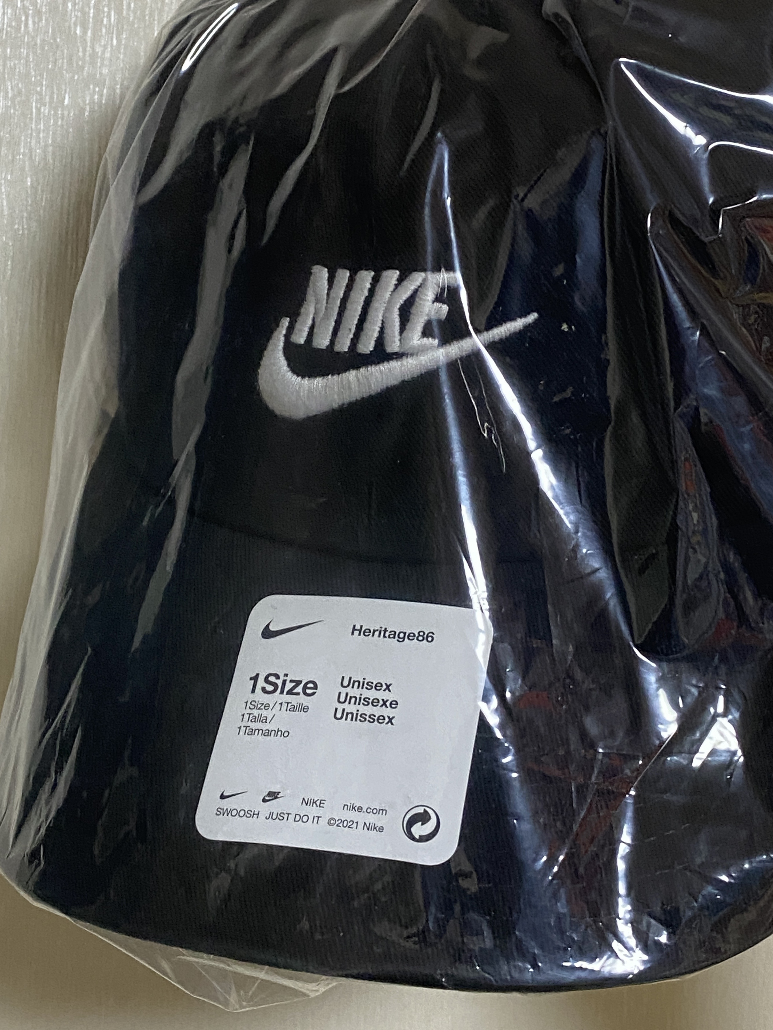Nike Heritage 86 Futura Washed Cap Black White 착용 스타일