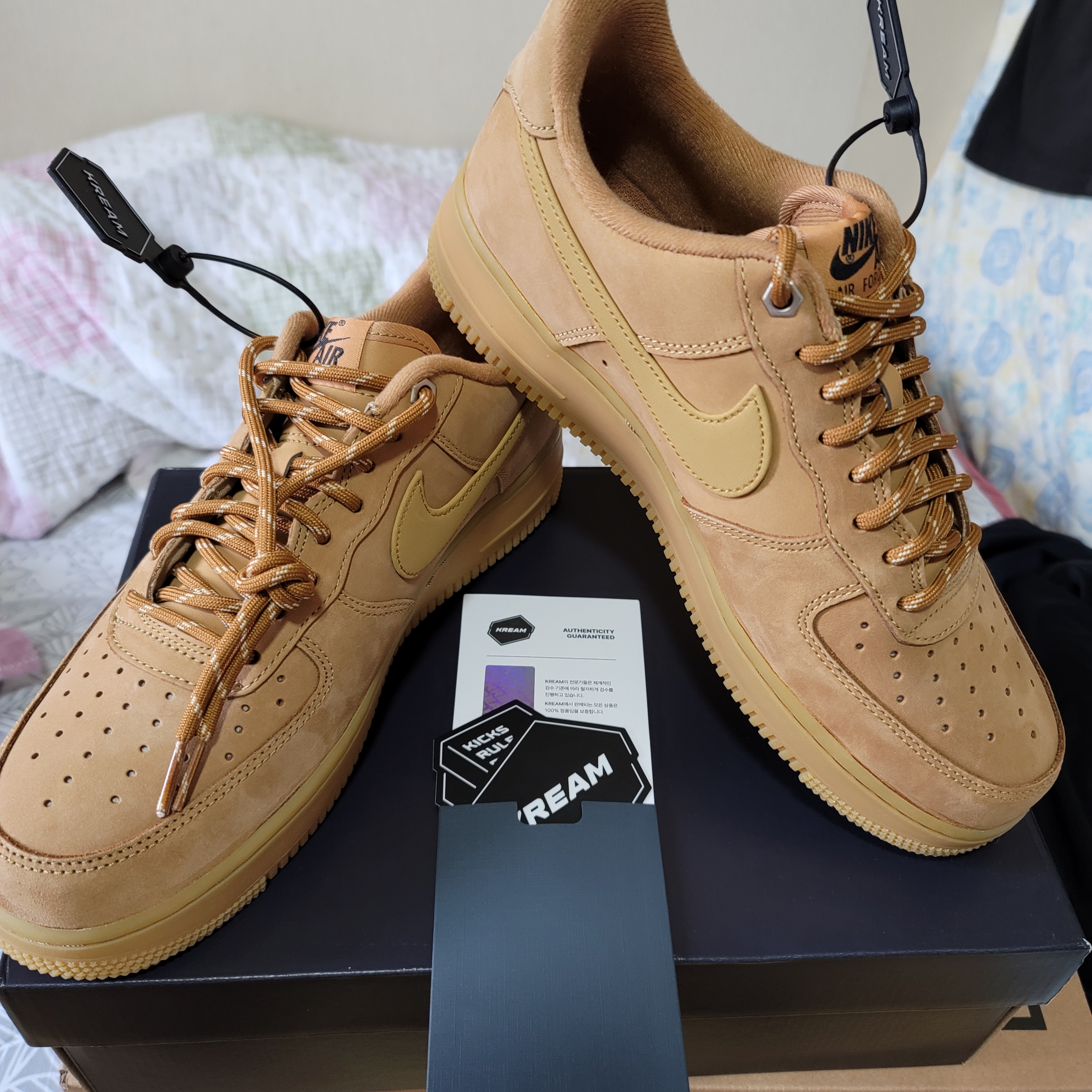 Nike Air Force 1 '07 WB Flax 착용 스타일
