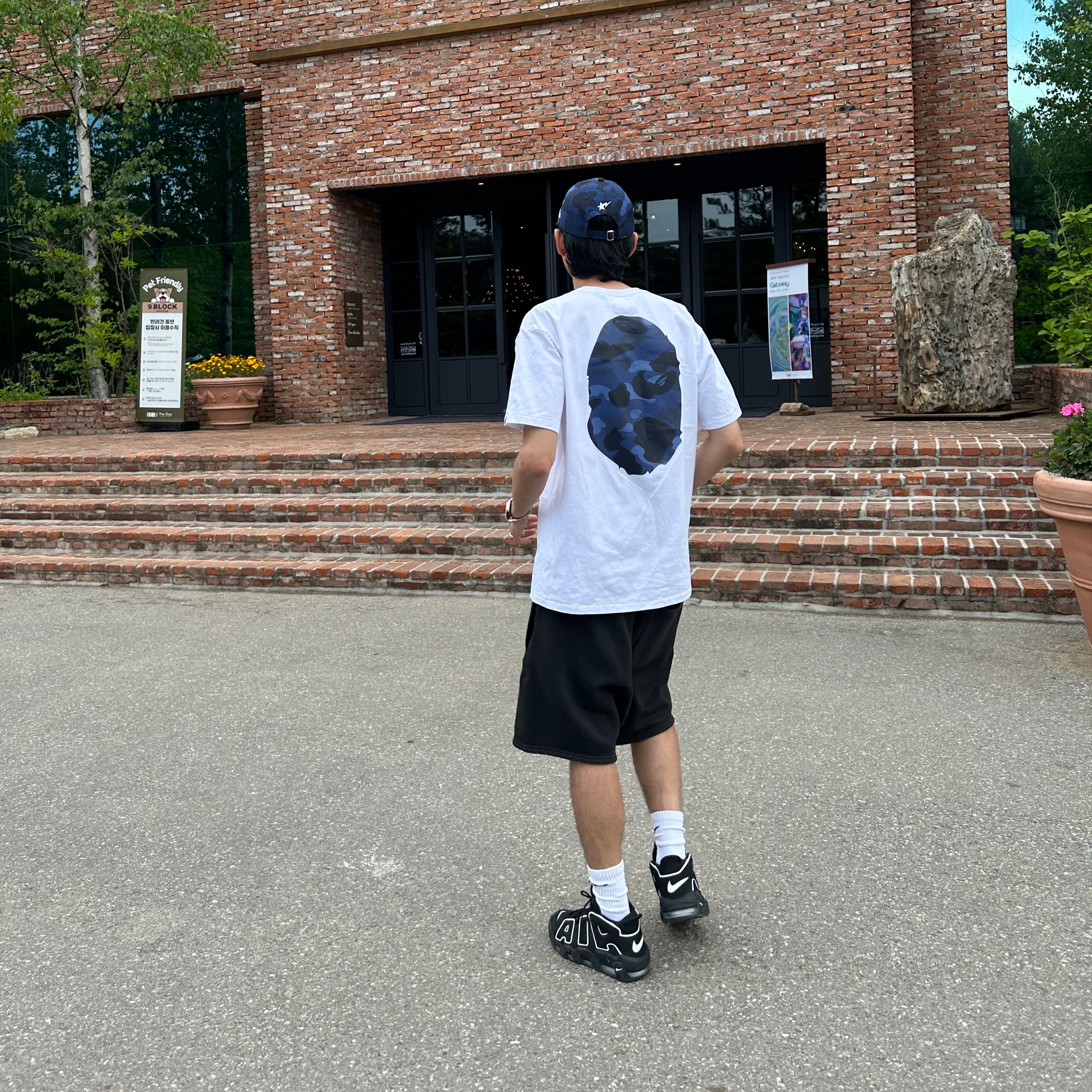 Essentials The Core Collection Sweatshorts Stretch Limo, Nike Air More Uptempo Black White 2020 착용 스타일