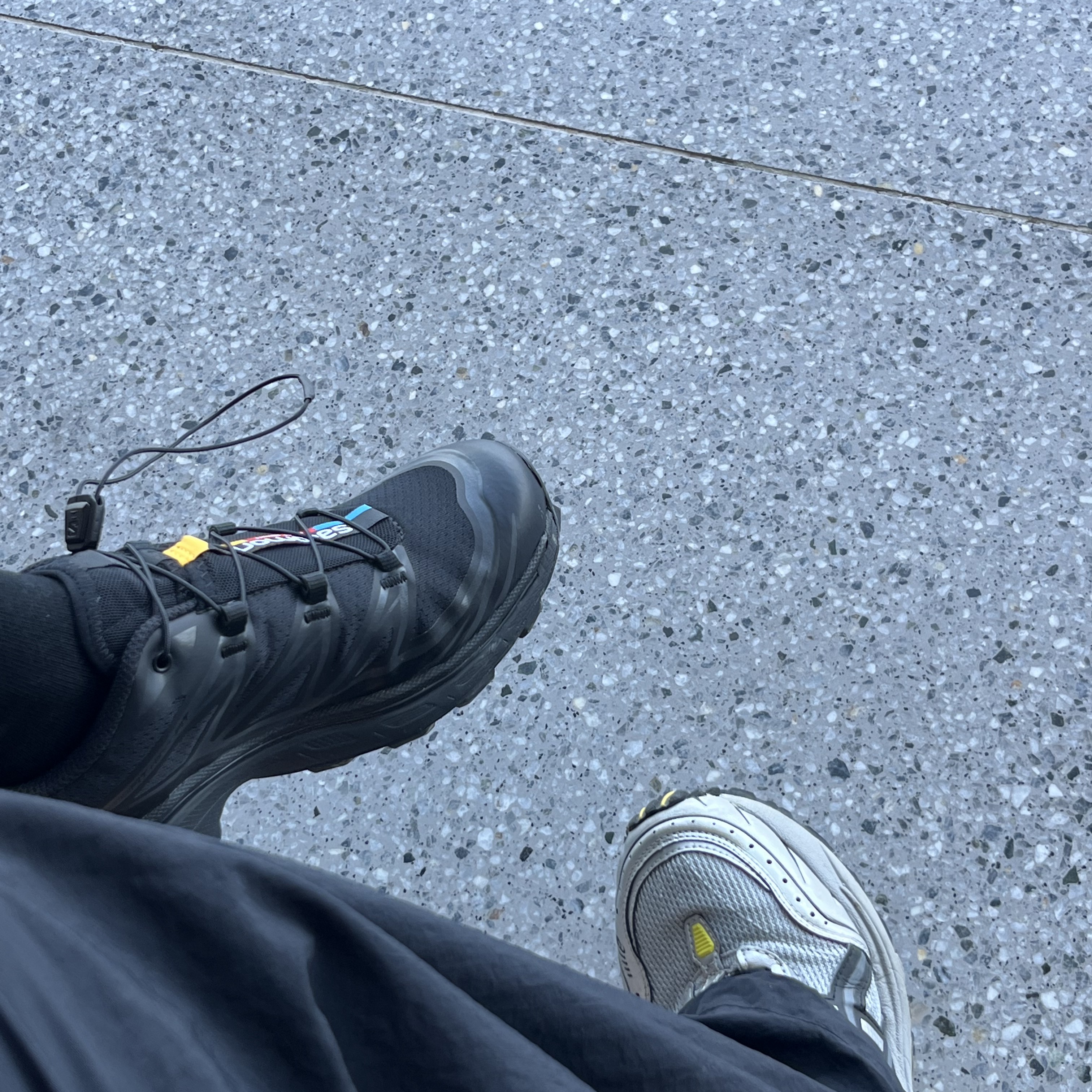 Salomon XT-6 ADV Black 착용 스타일