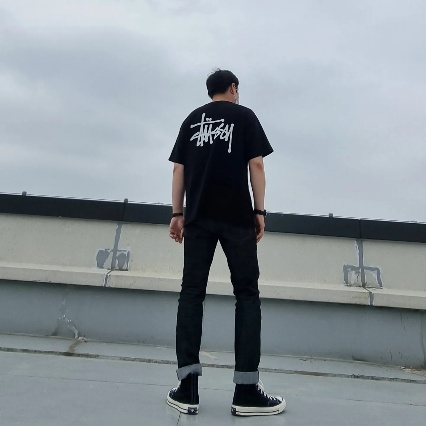 Converse Chuck 70 Hi Black, Stussy Basic Stussy T-Shirt Black 2022 착용 스타일 - 5
