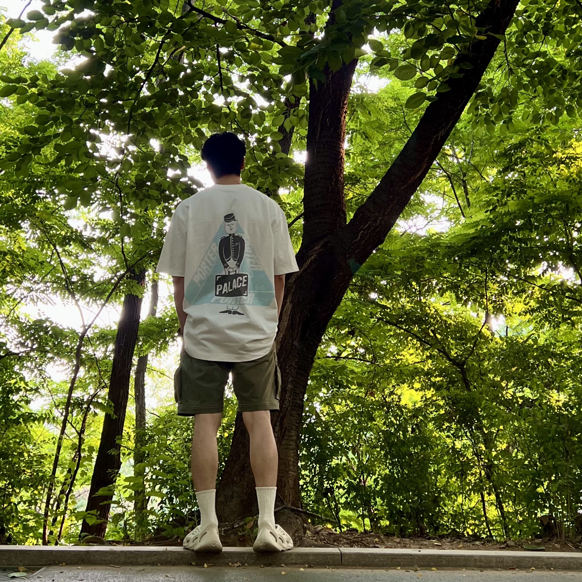 Adidas Yeezy Foam RNNR Sand, Nike ACG Smith Summit Cargo Pants Medium Olive - Asia 착용 스타일