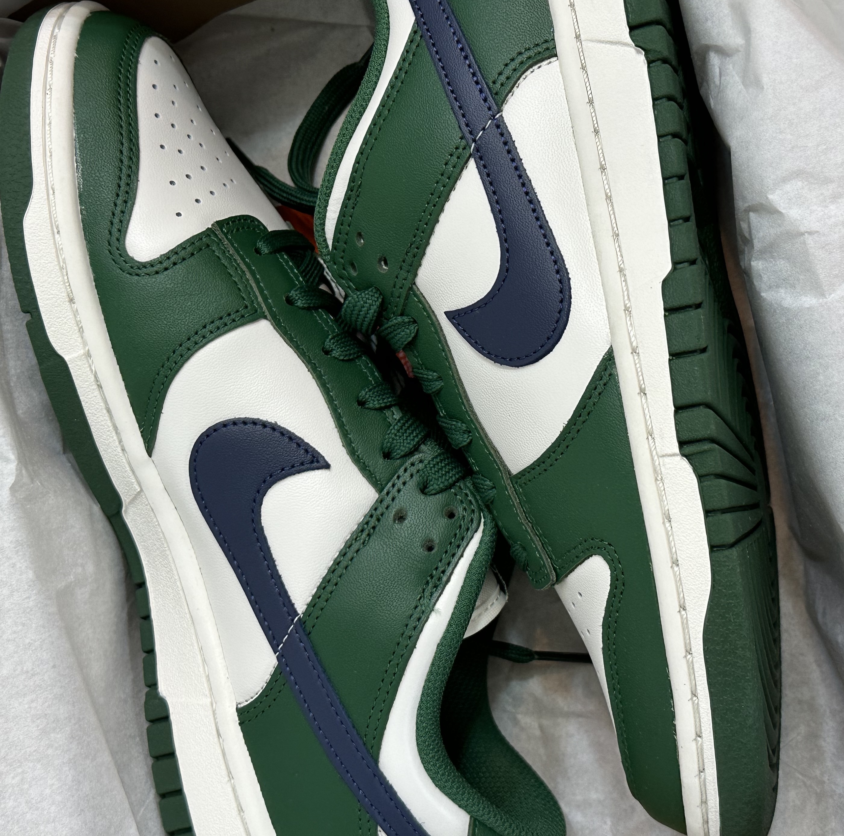 (W) Nike Dunk Low Gorge Green 착용 스타일 - 2