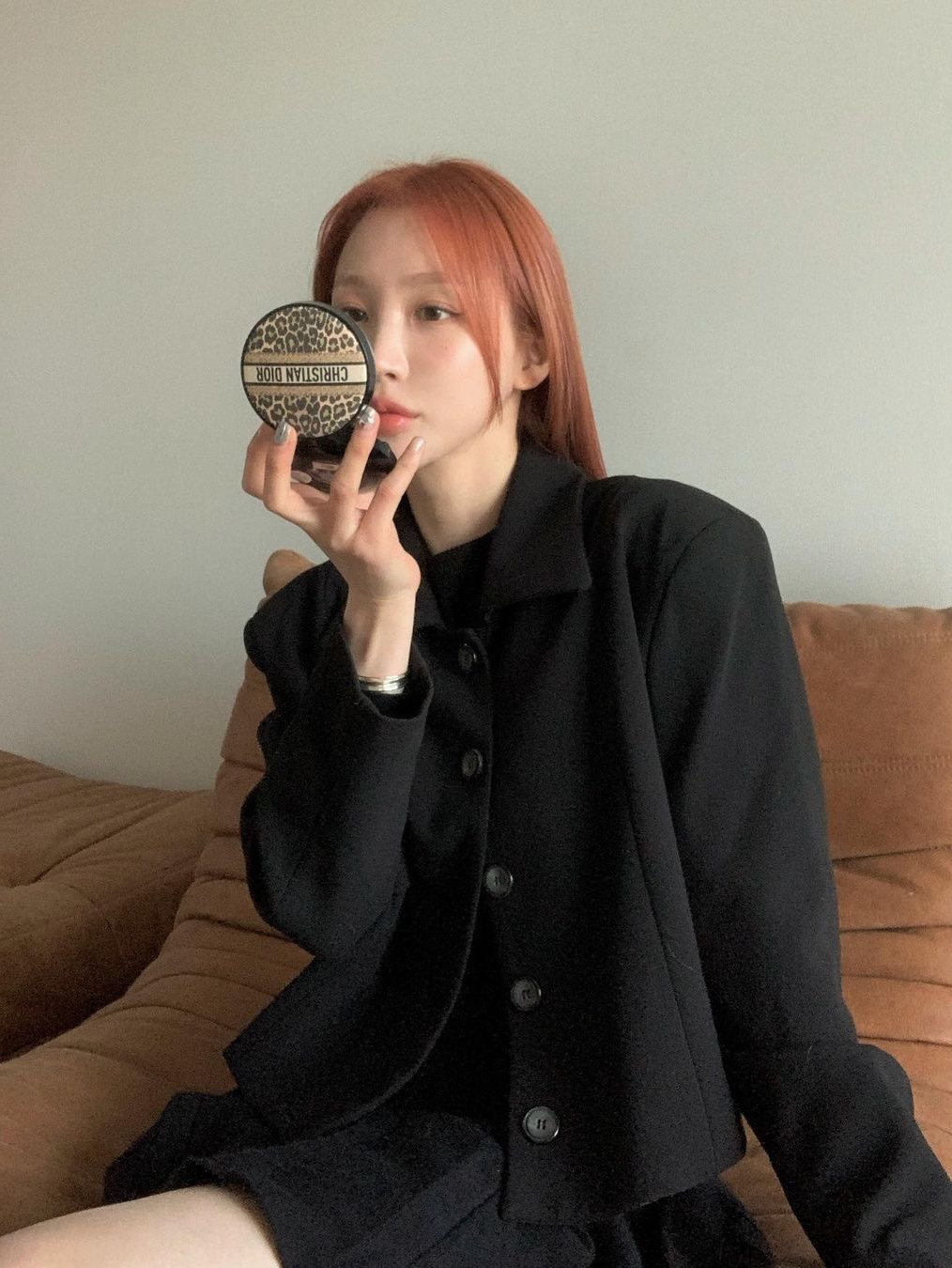 Dior Mitzah Limited Edition Forever Couture Perfect Cushion 0N Neutral Glow Finish 착용 스타일