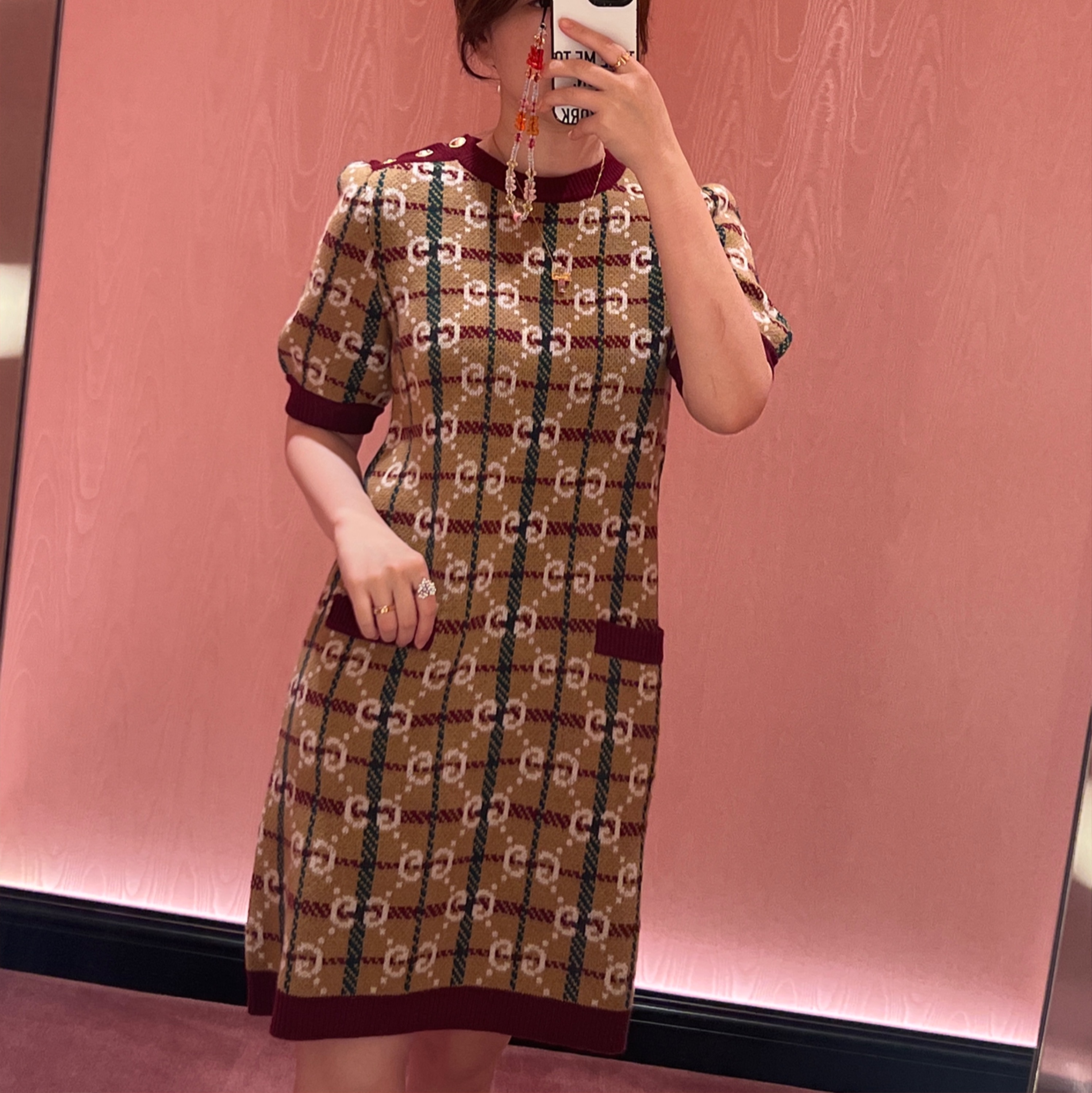 (W) Gucci GG Check Wool Dress Camel Magenta 착용 스타일