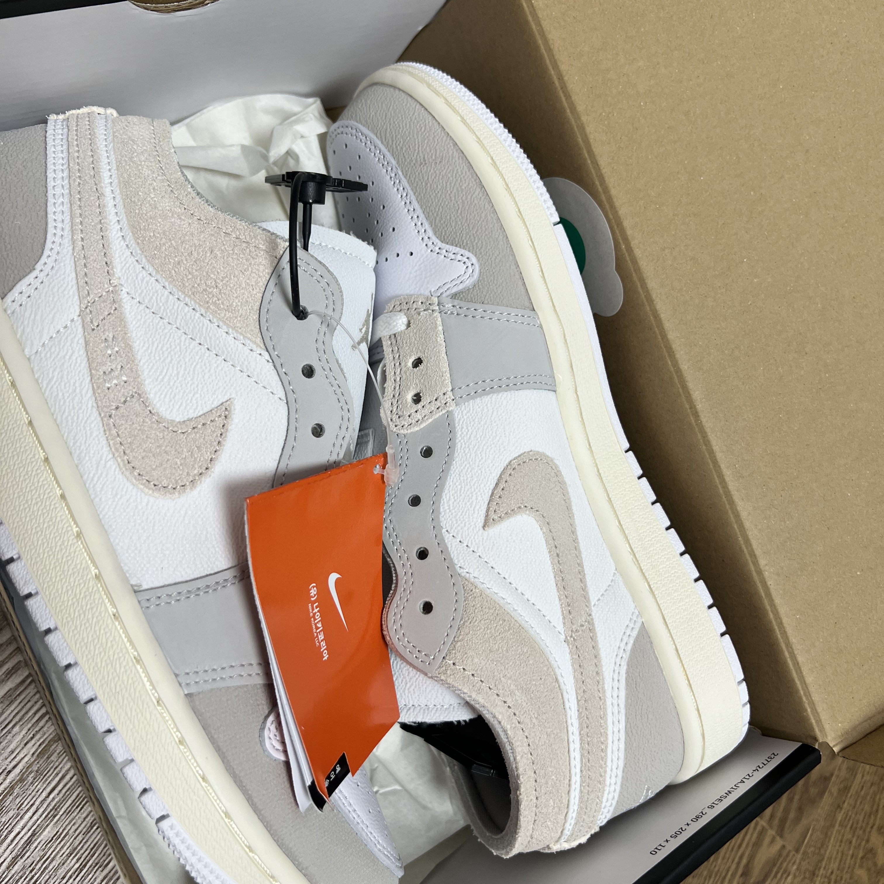 Jordan 1 Low SE Craft Tech Grey 착용 스타일 - 1