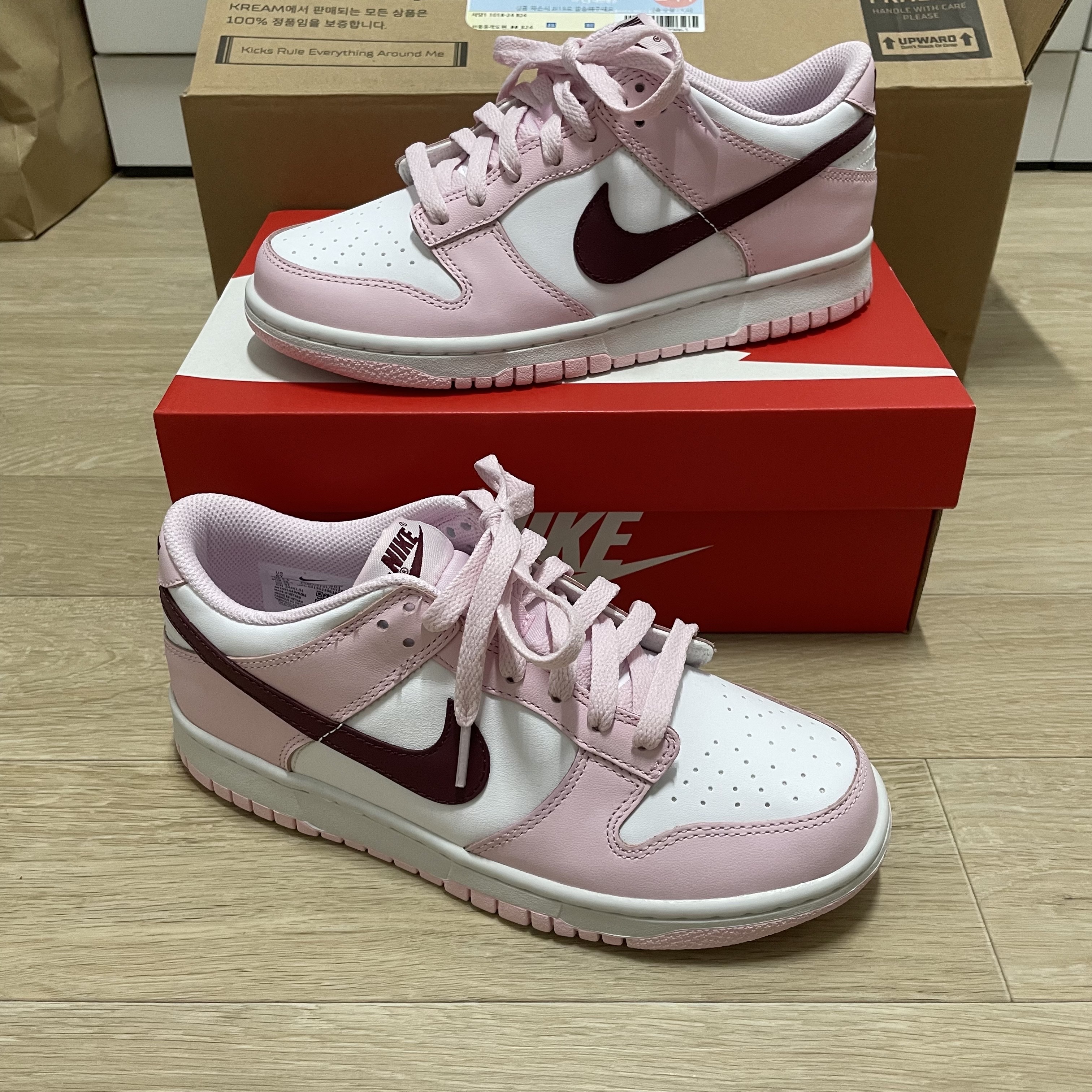 (GS) Nike Dunk Low Pink Foam 착용 스타일 - 1