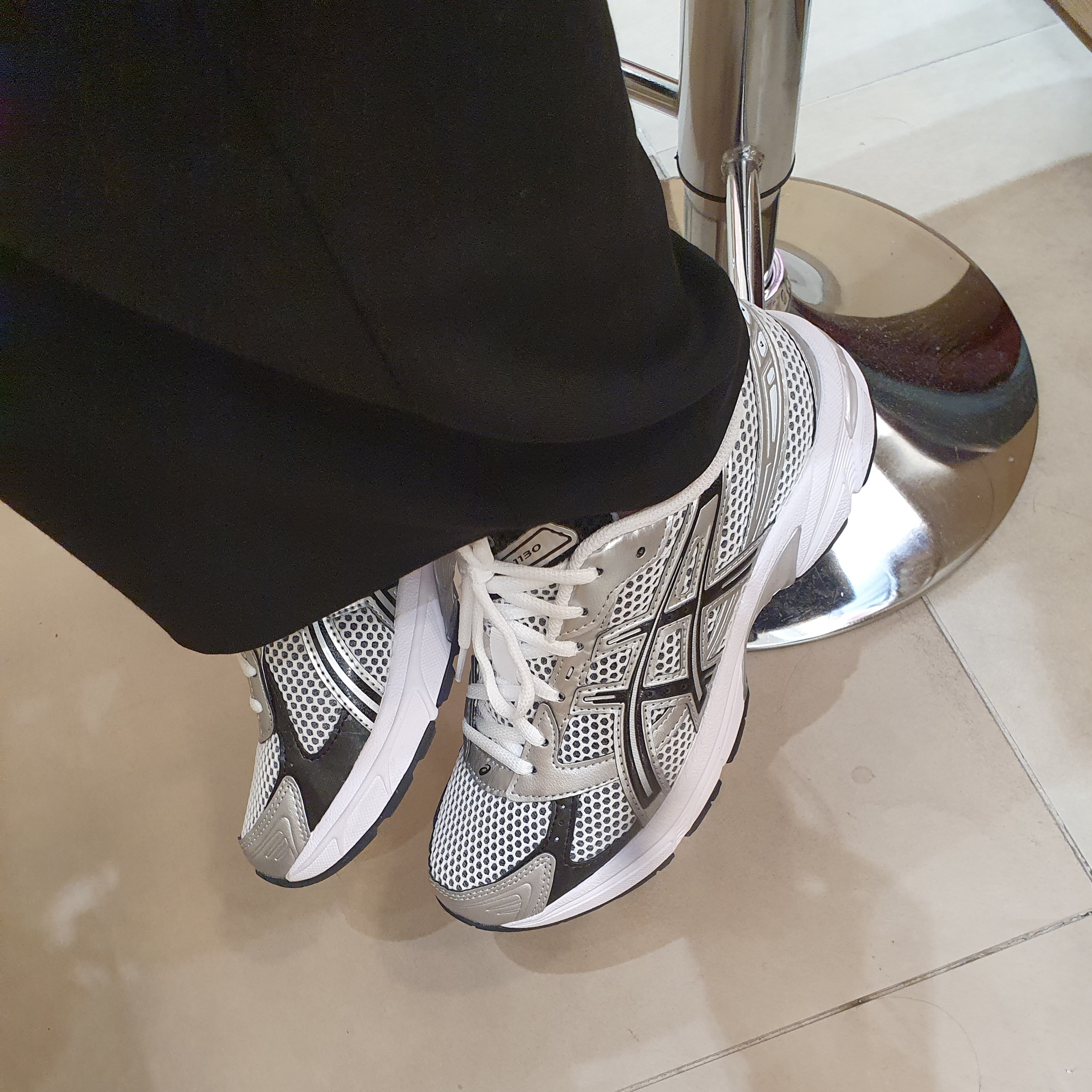 Asics Gel-1130 White Black 착용 스타일