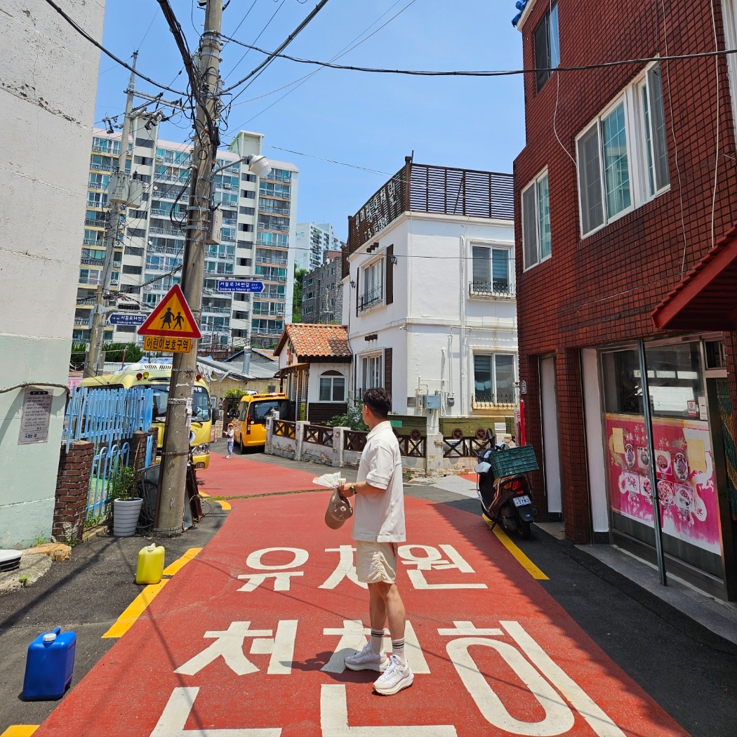 Stussy Big Basic Water Shorts Cream, Nike x Sacai VaporWaffle White and Gum 착용 스타일 - 2