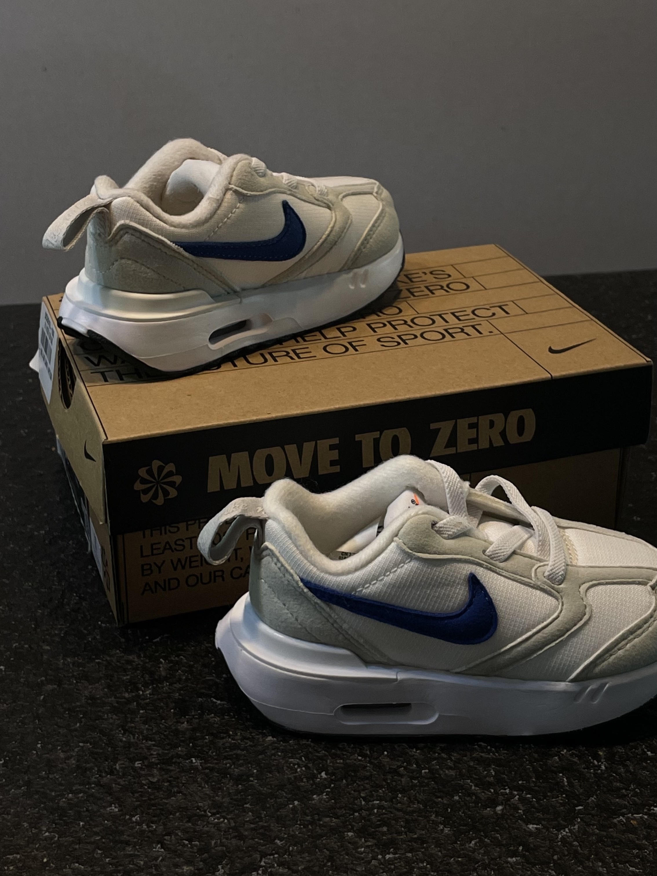 (W) Nike Air Max Dawn White Light Bone 착용 스타일