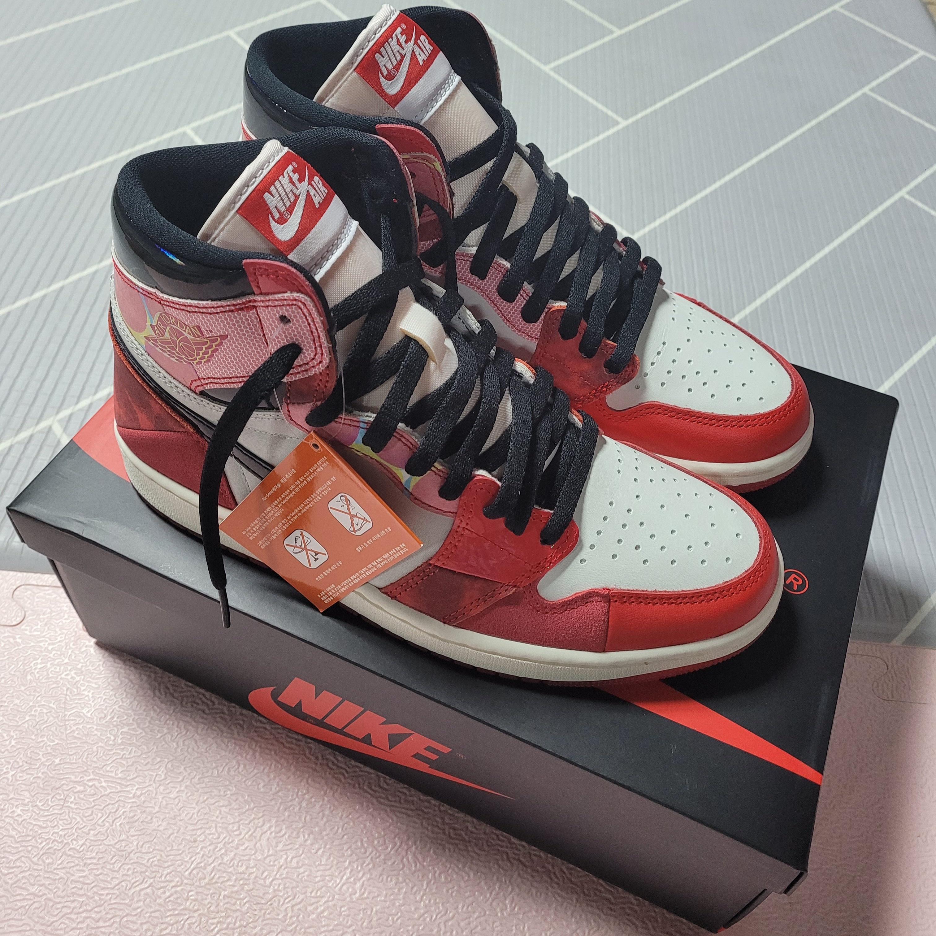 Jordan 1 Retro High Spider-Man Next Chapter 착용 스타일