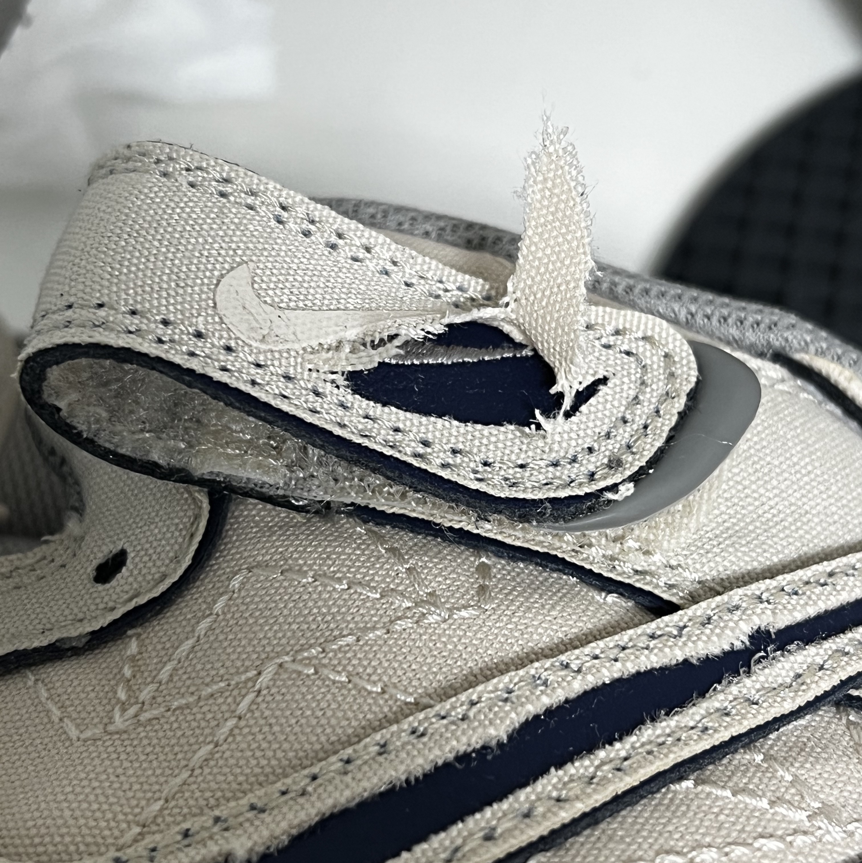 Nike Air Force 1 Mid '07 Pearl White 착용 스타일 - 2