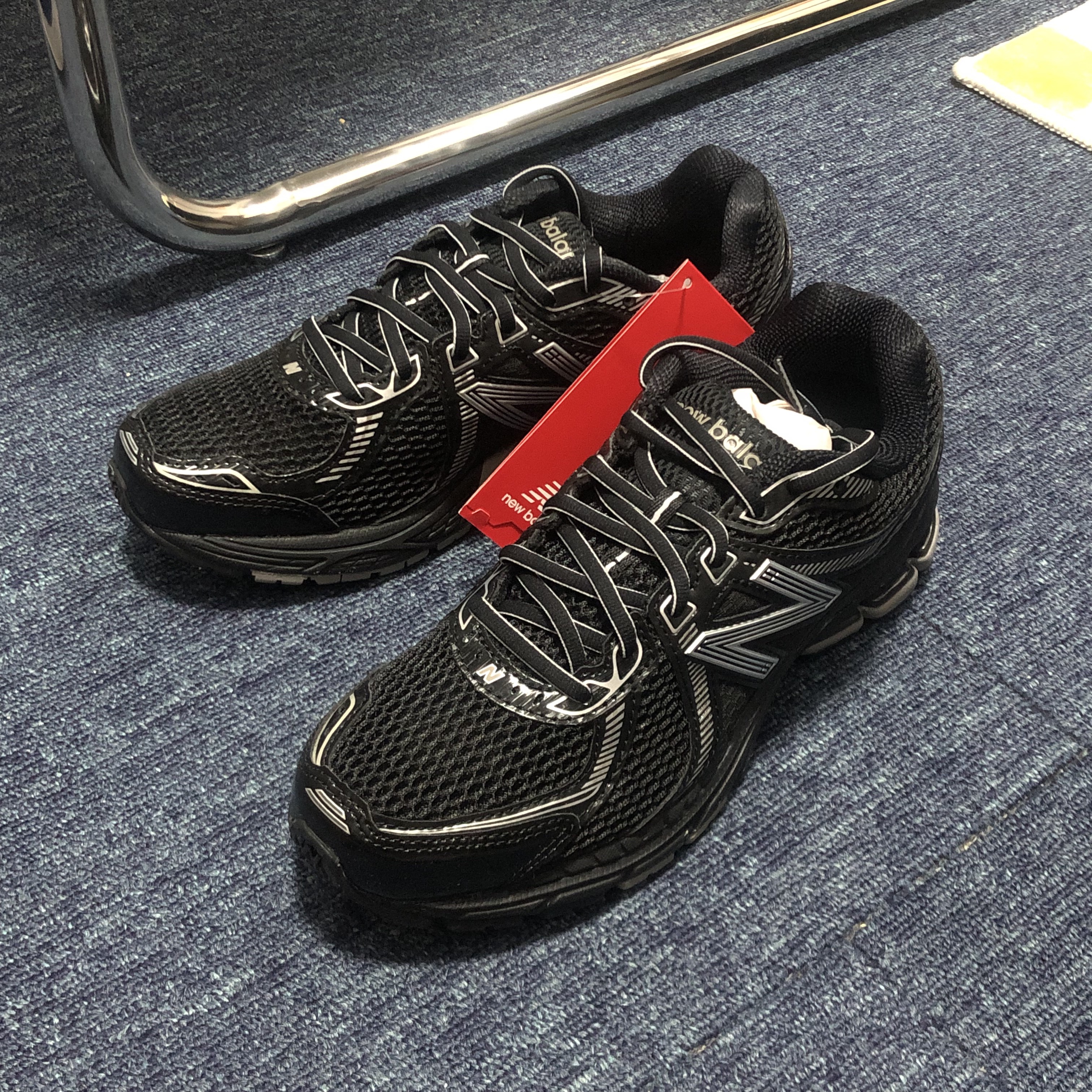 New Balance 860v2 Black Grey 착용 스타일