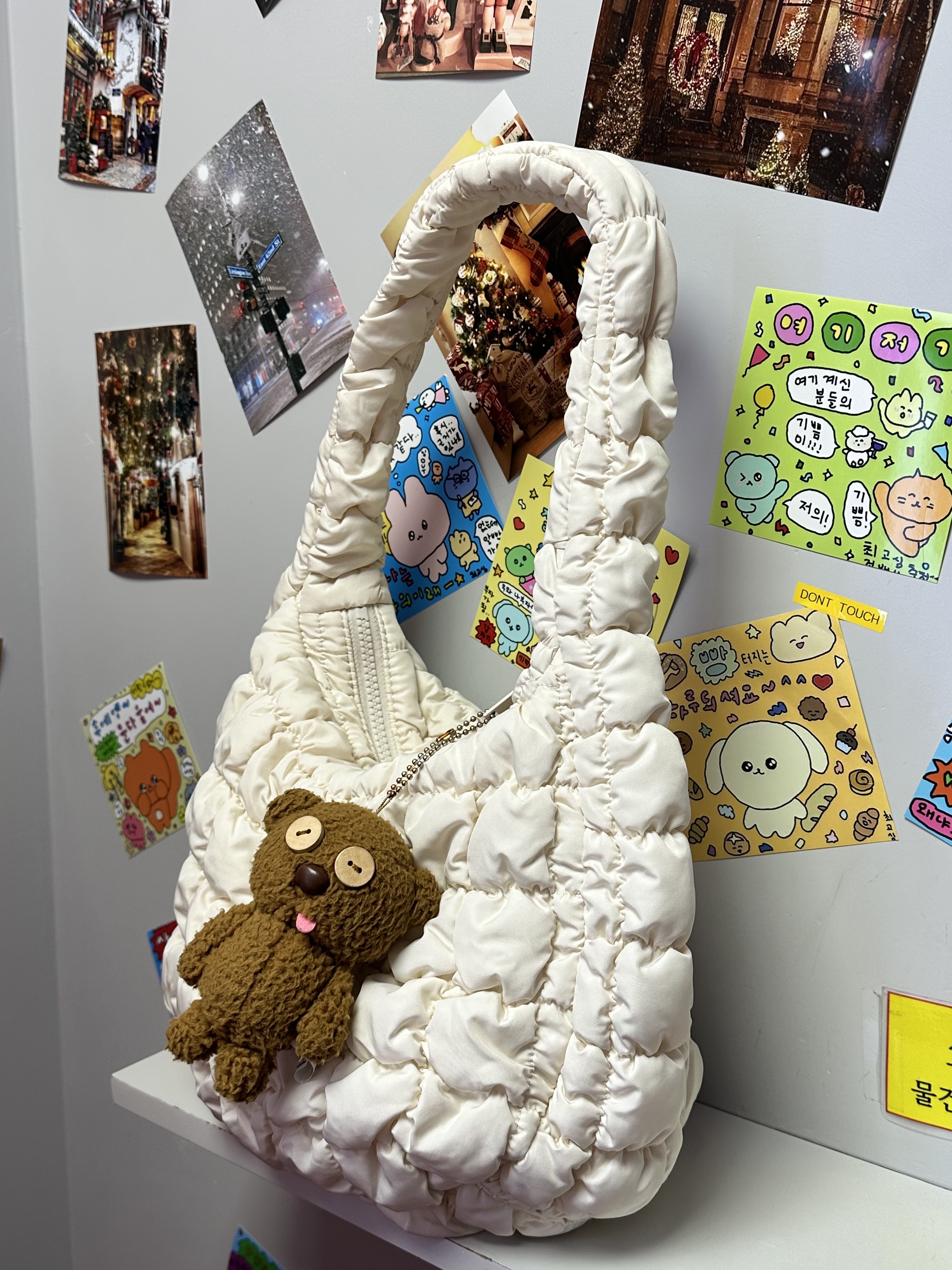 COS Quilted Mini Bag Cream 착용 스타일