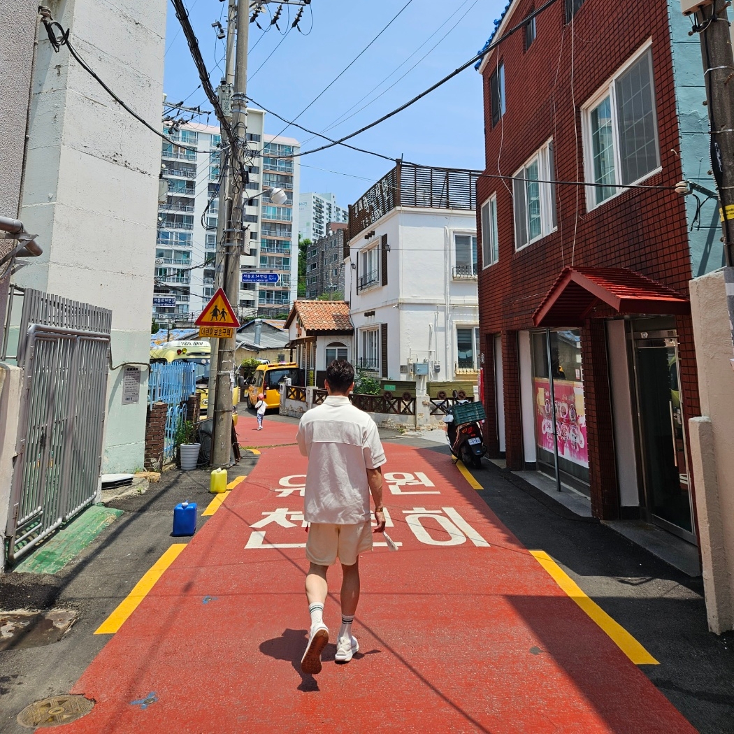 Stussy Big Basic Water Shorts Cream, Nike x Sacai VaporWaffle White and Gum 착용 스타일 - 1