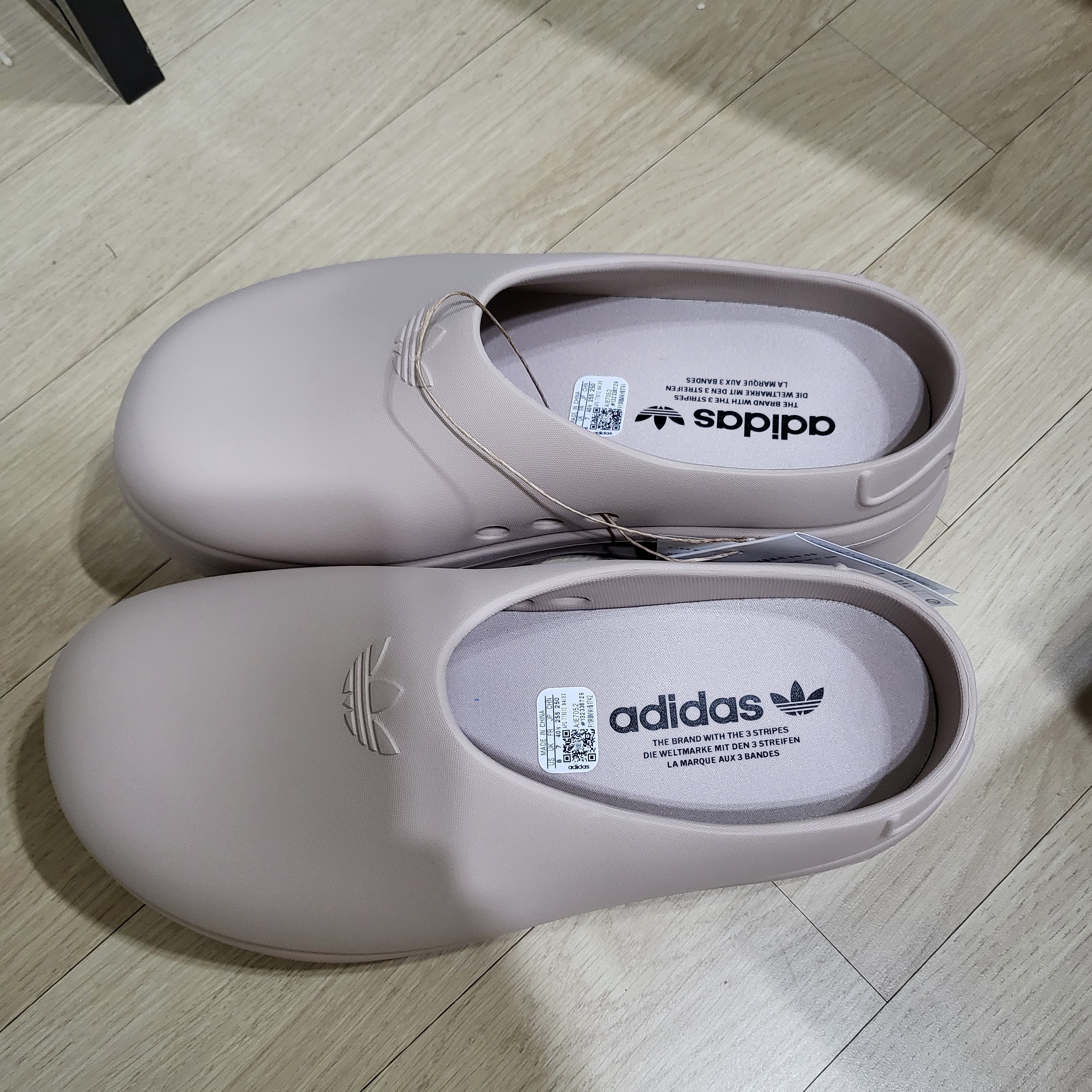 (W) Adidas Adifom Stan Smith Mule Wonder Taupe 착용 스타일 - 1