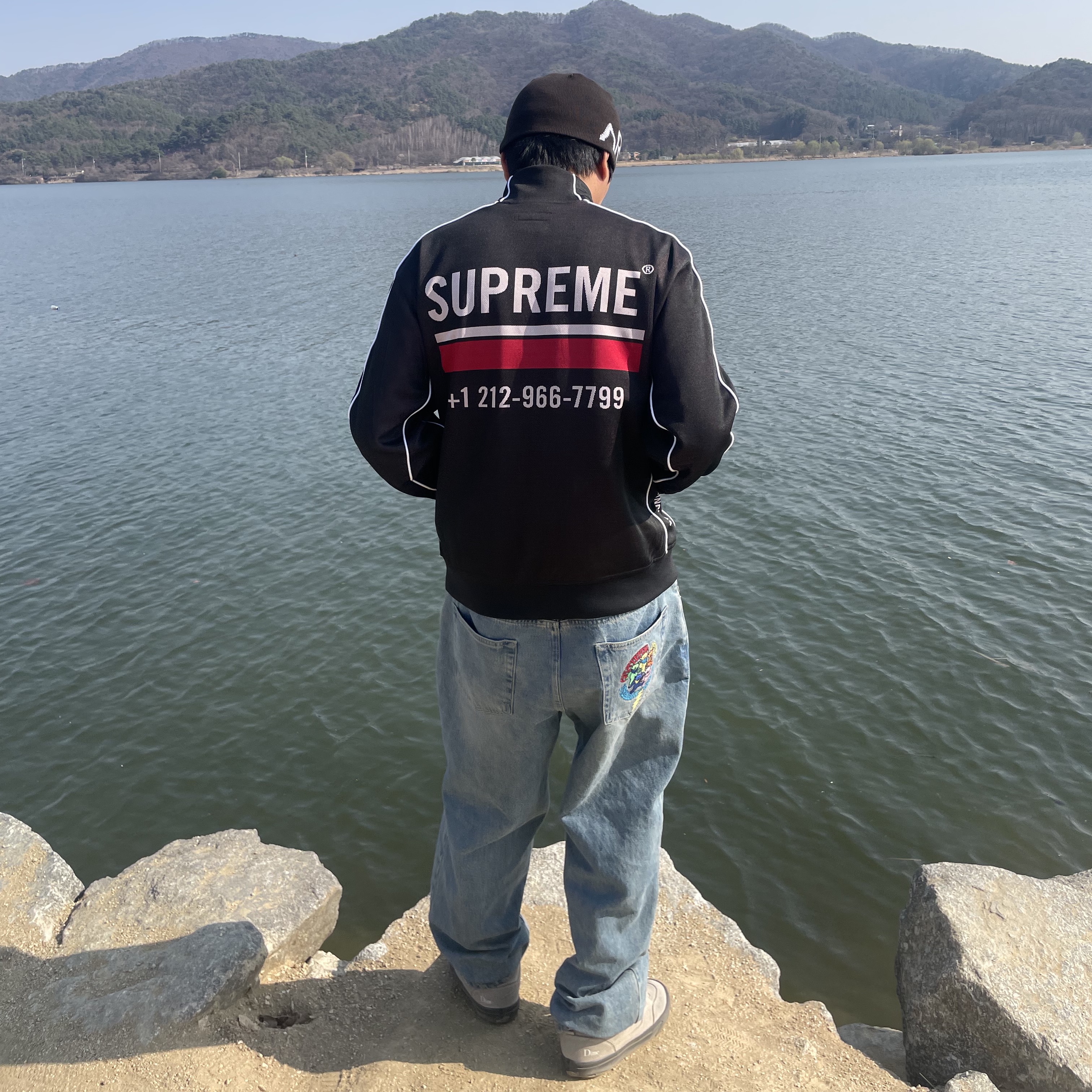Supreme World Famous Jacquard Track Jacket Black - 22FW 착용 스타일 - 1